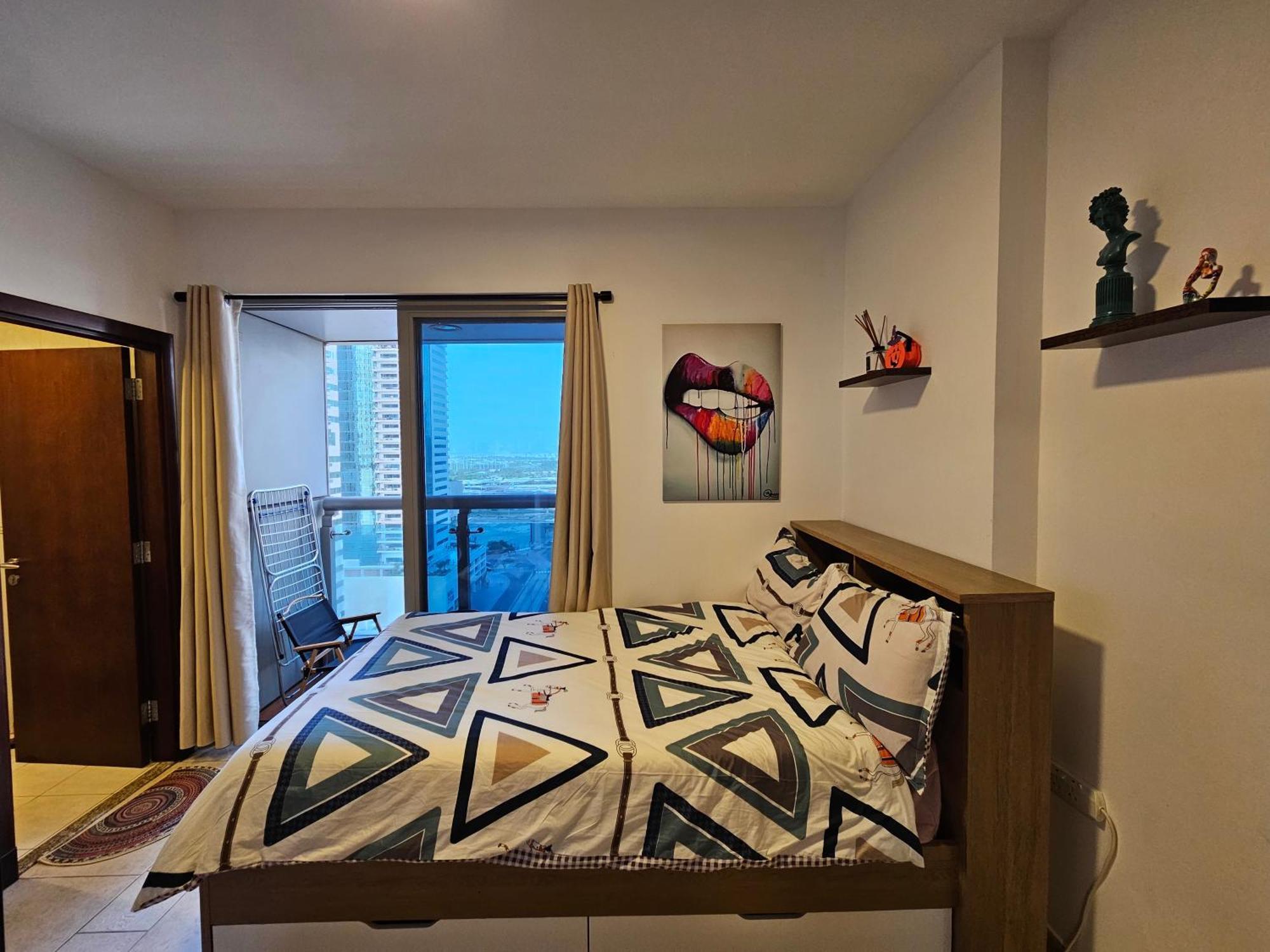 Homestay Super Host At Highest Residential Tower In The World, Private In A Shared