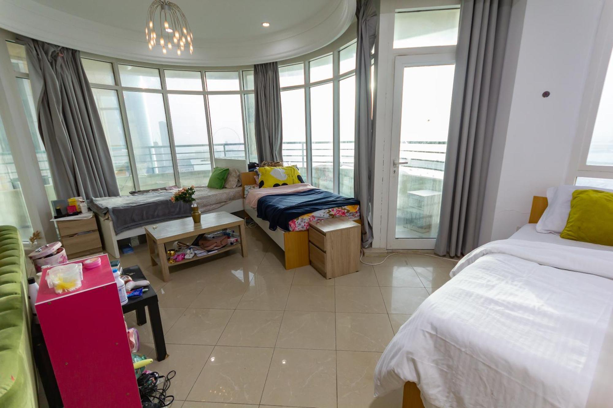 Spacious For Girls In Marina فتيات فقط Dubai