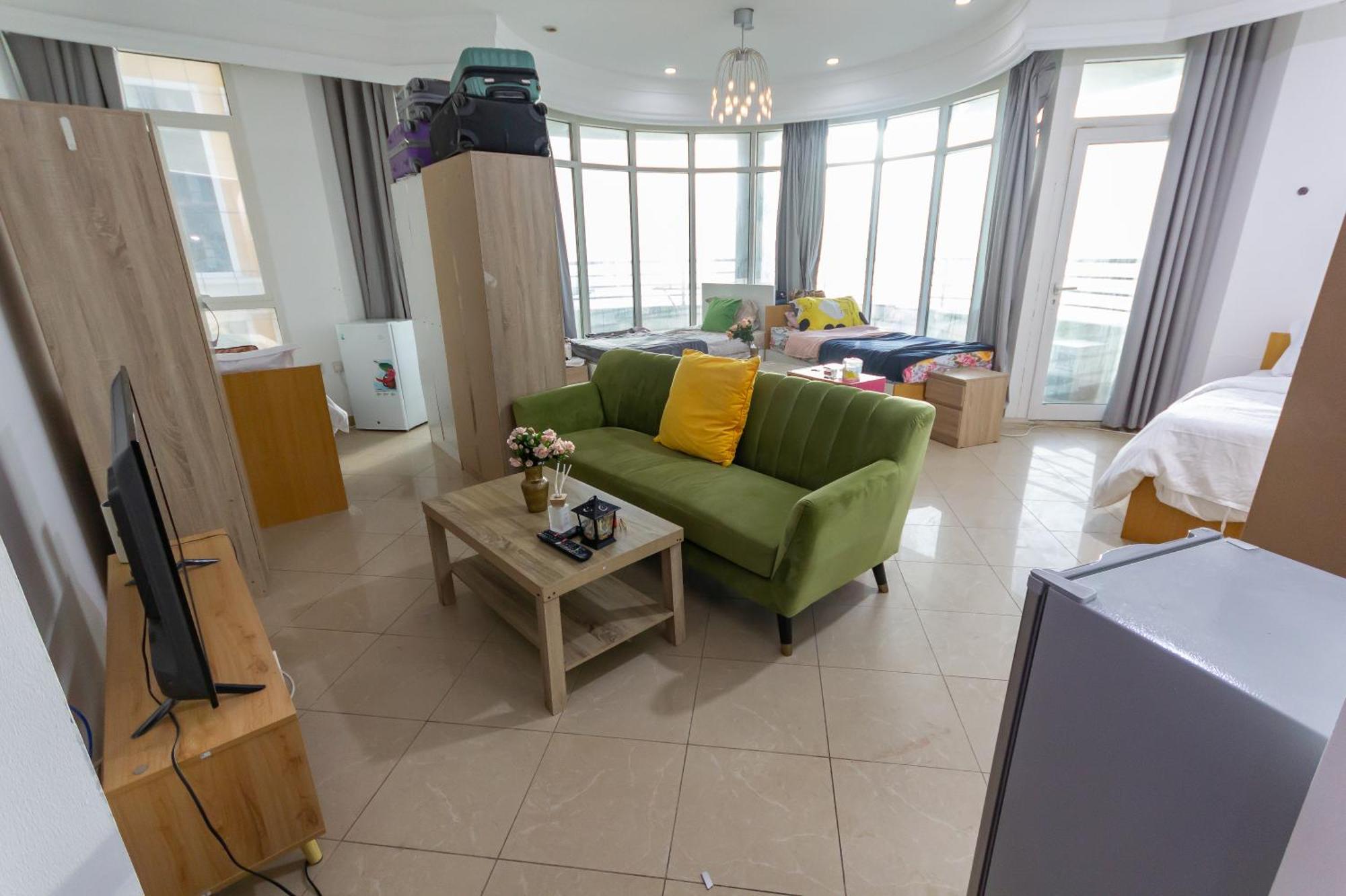 Spacious For Girls In Marina فتيات فقط * Dubai