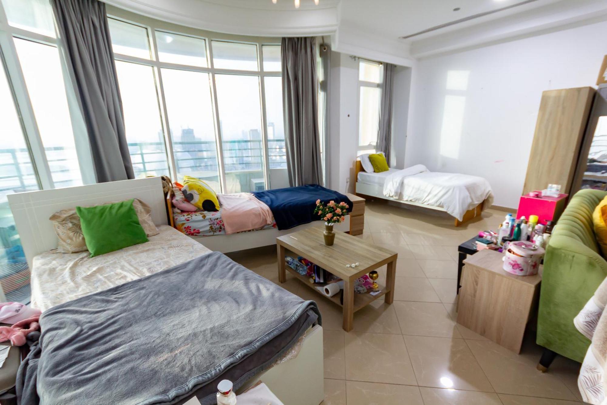 Apartment Spacious For Girls In Marina فتيات فقط Dubai