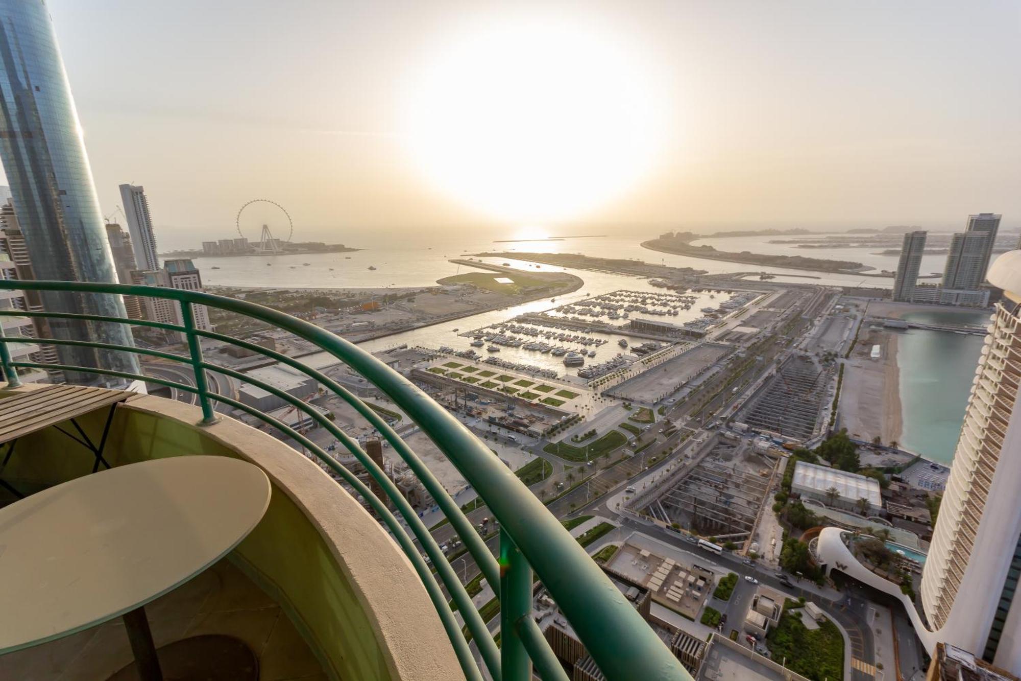 Spacious For Girls In Marina فتيات فقط Dubai