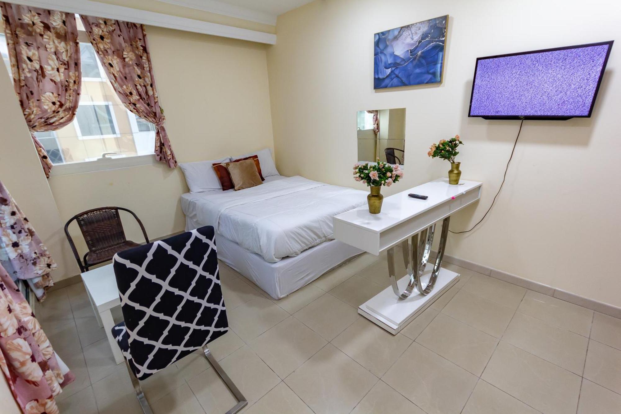 Spacious For Girls In Marina فتيات فقط Apartment *