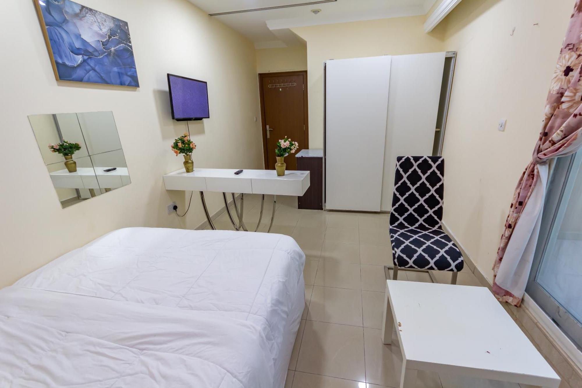 Spacious For Girls In Marina فتيات فقط Apartment Dubai
