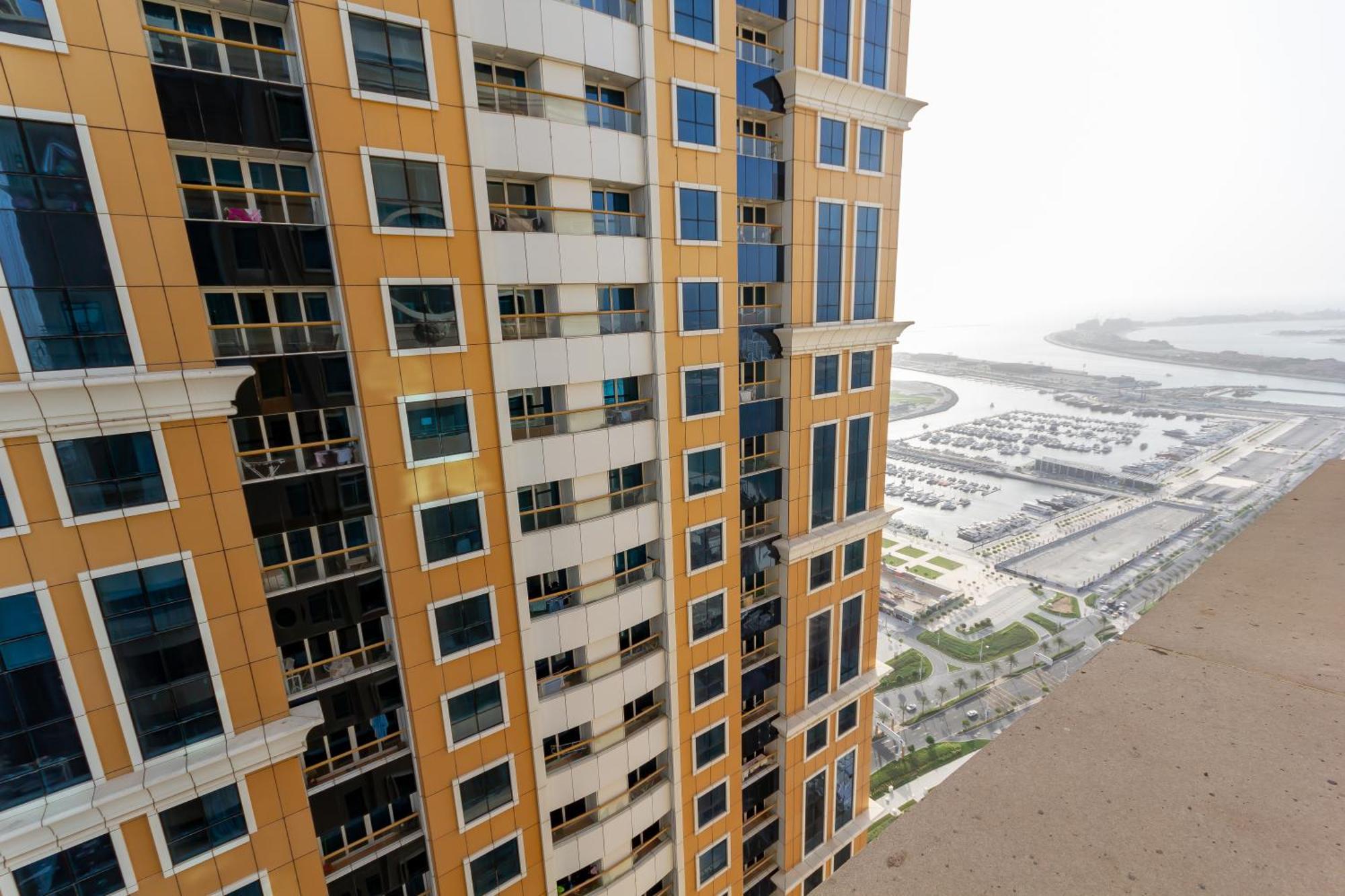 Spacious For Girls In Marina فتيات فقط Dubai