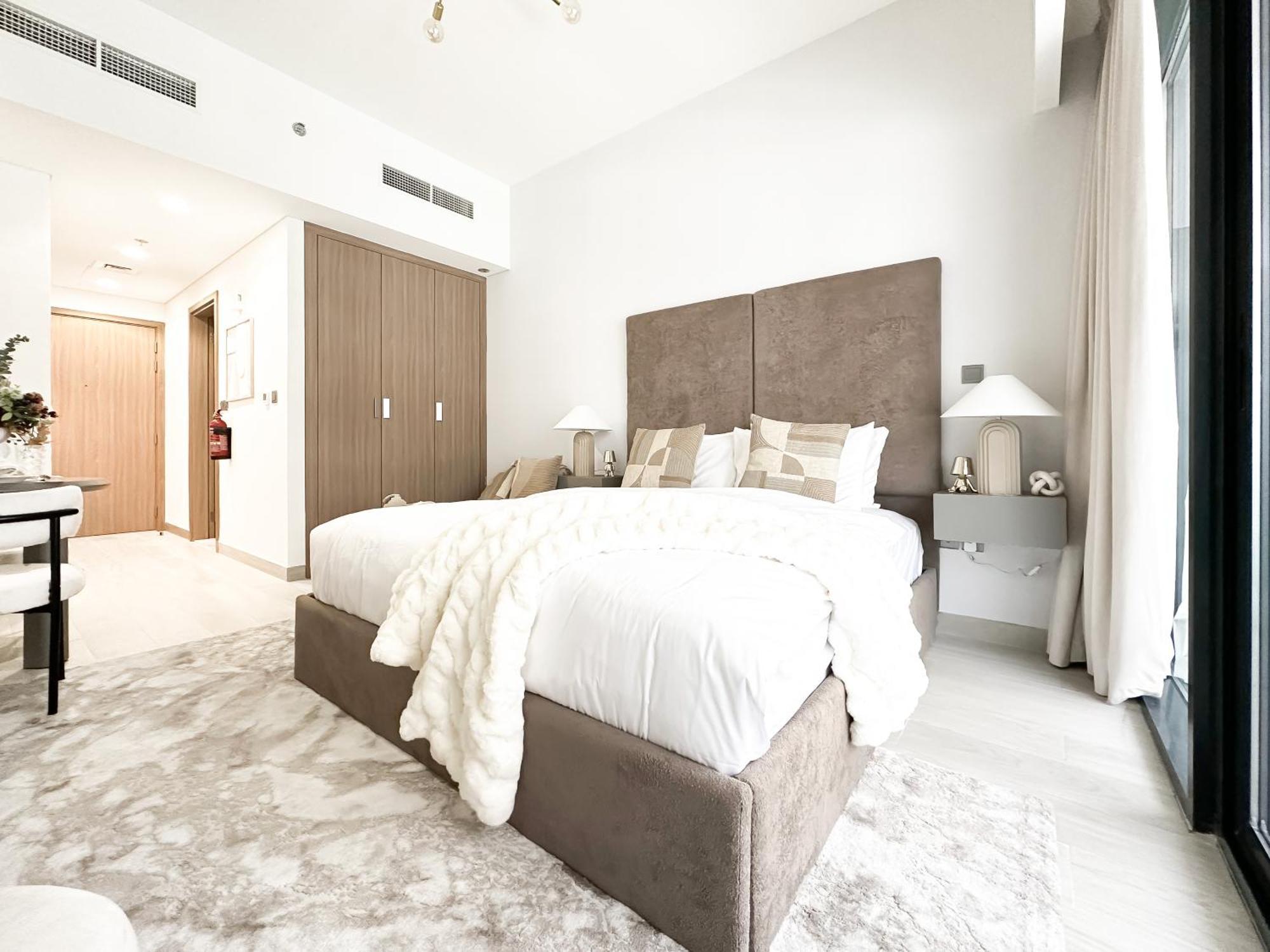 Apartment Trophy Blissful Bend In Meydan With Pool Views Dubai