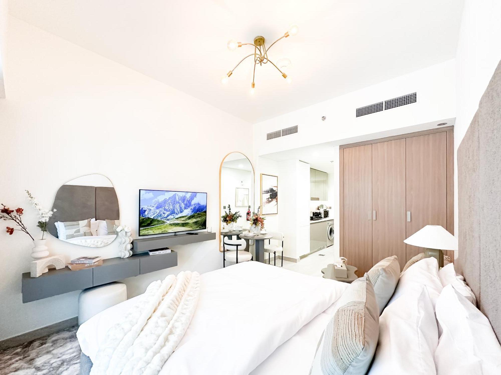 Apartment Trophy Blissful Bend In Meydan With Pool Views Dubai