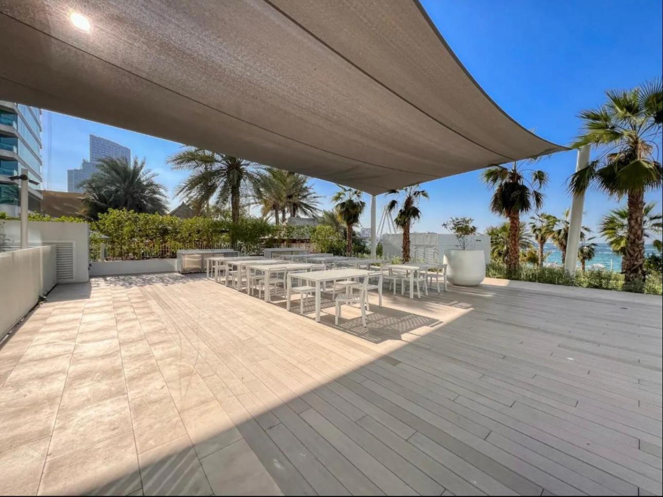 Apartment La Vie Front Jbr By Happy Season *
