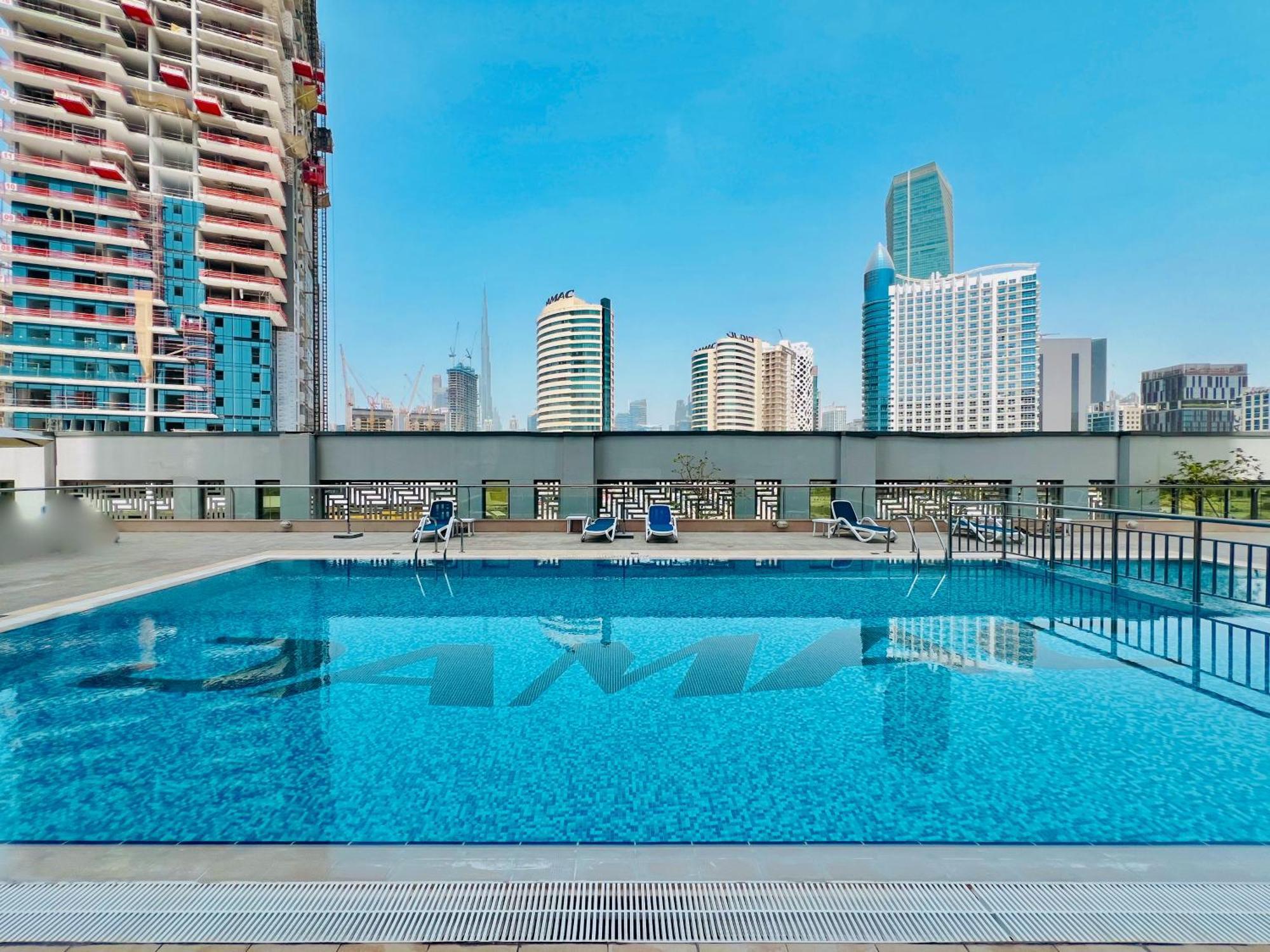 Waves - Executive Bay Studio, Canal View And Modern Amenities Apartment *