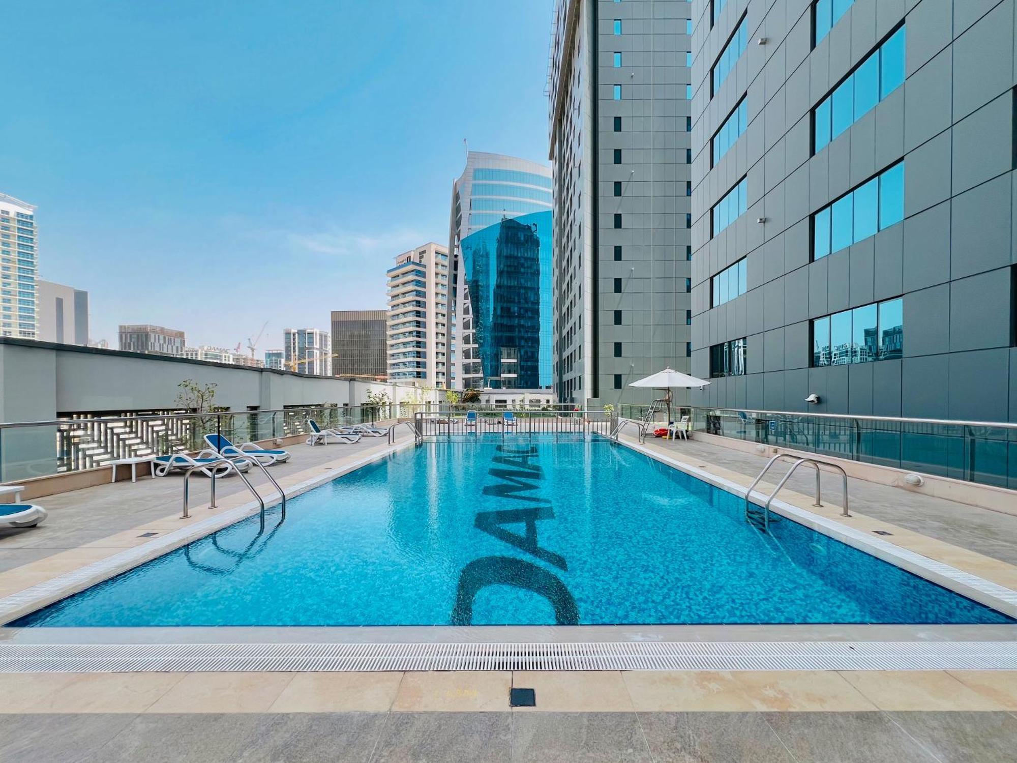 Waves - Executive Bay Studio, Canal View And Modern Amenities Apartment Dubai