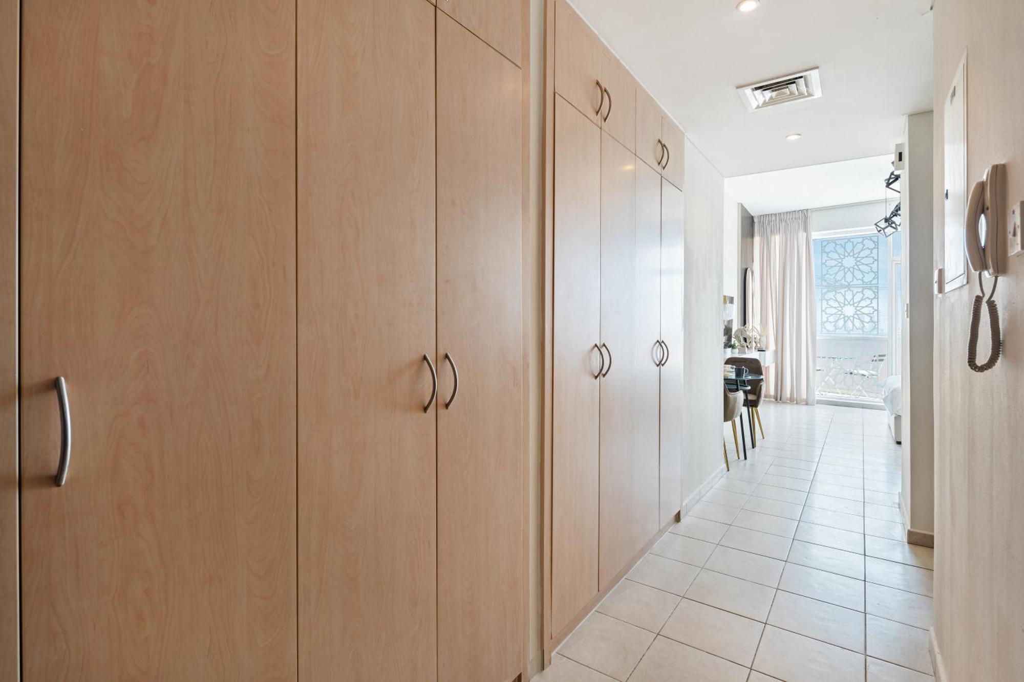 Luxury Urban - Cozy Apartment Dubai
