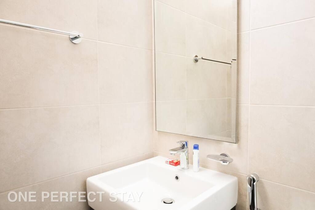 Apartment Elegant & Inviting 3br Townhouse *