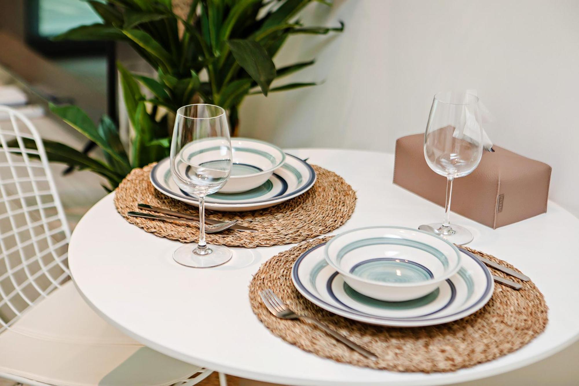 Apartment Modern And Cozy At Seven Palm Prime Location *