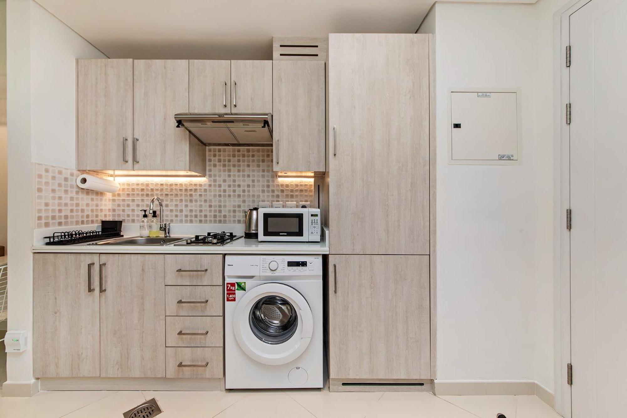 Modern And Cozy At Seven Palm Prime Location