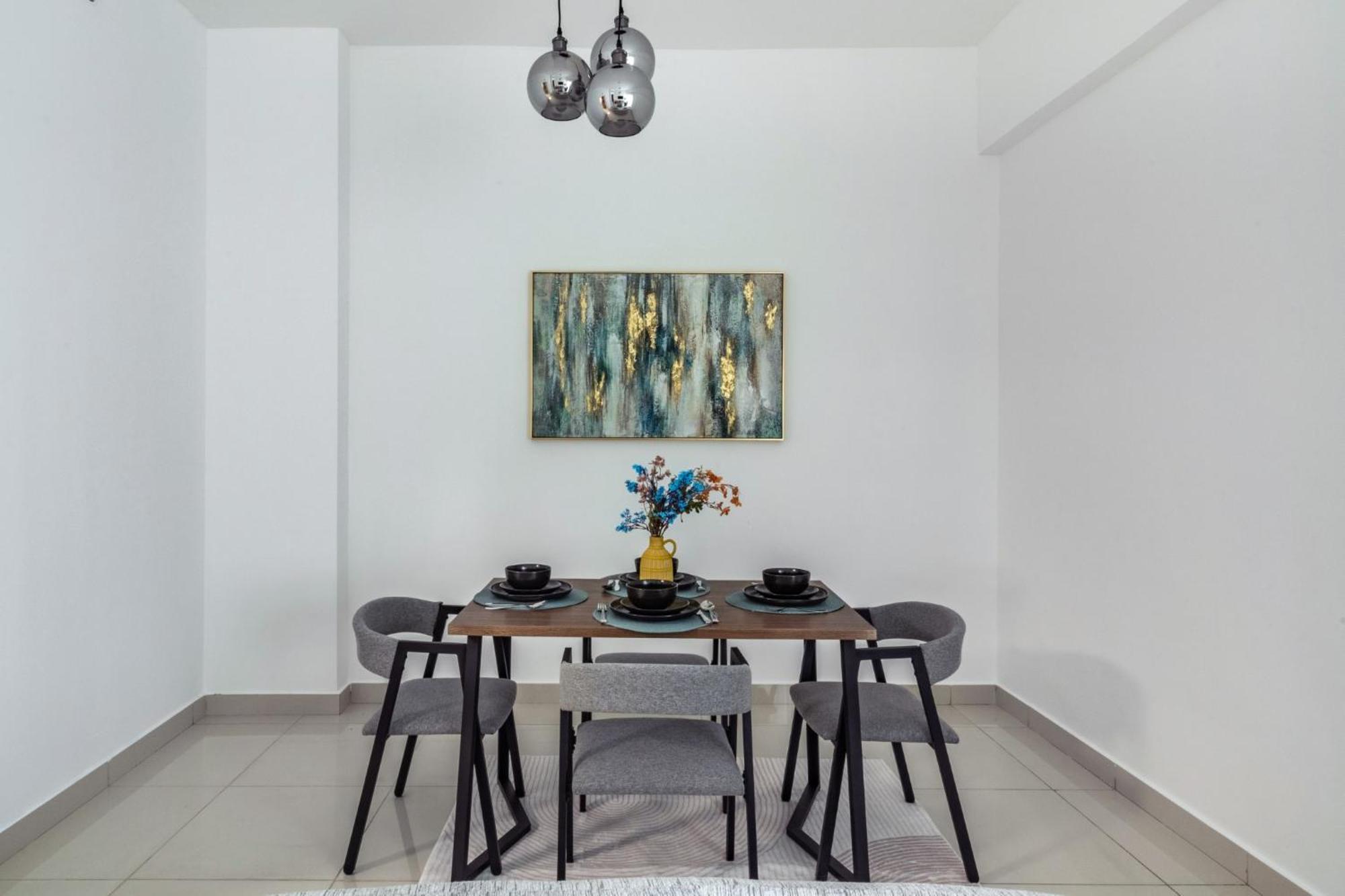Shoresinn - Luxury 1br With Marina View Apartment