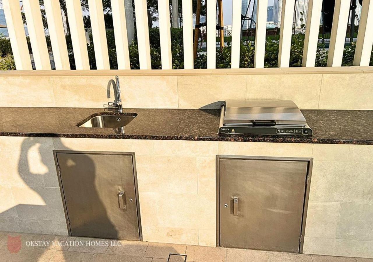 Full Sea View Marina Beachfront Escape With Private Apartment