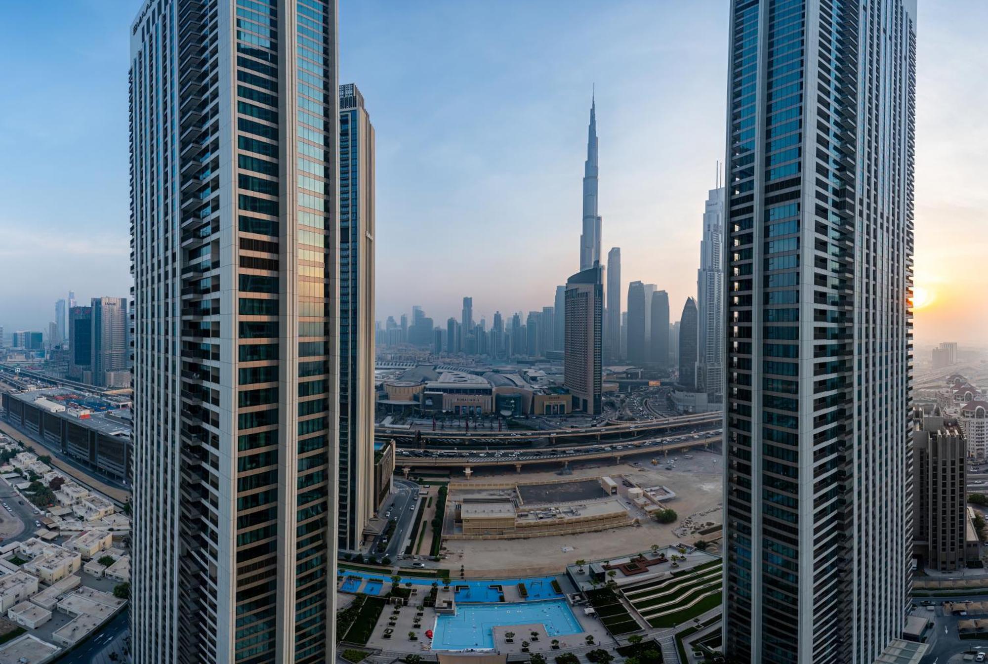 Apartment Luxury 2br, Burj And Fountain View, 2 Min Walk To Mall *