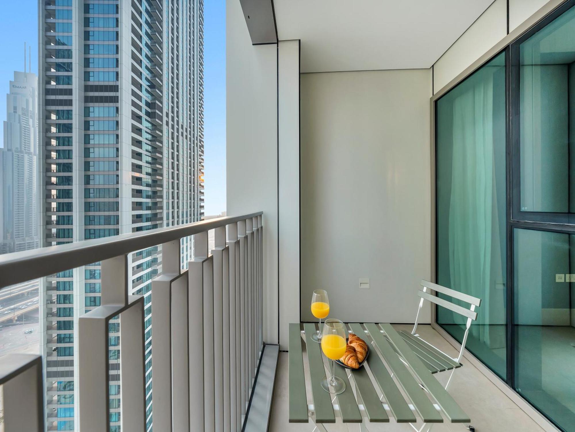 Apartment Luxury 2br, Burj And Fountain View, 2 Min Walk To Mall Dubai