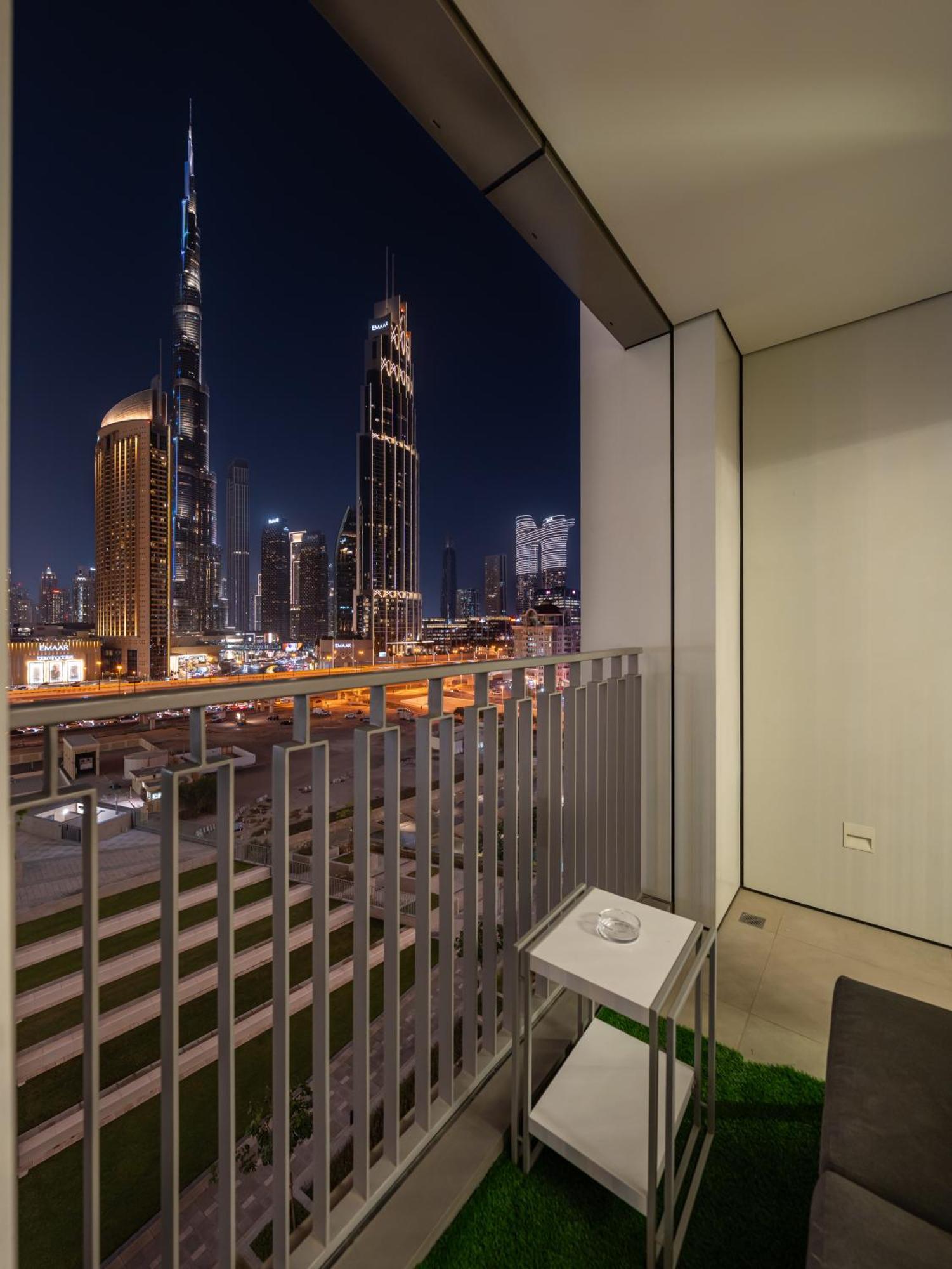 2br Burj Khalifa Fireworks View