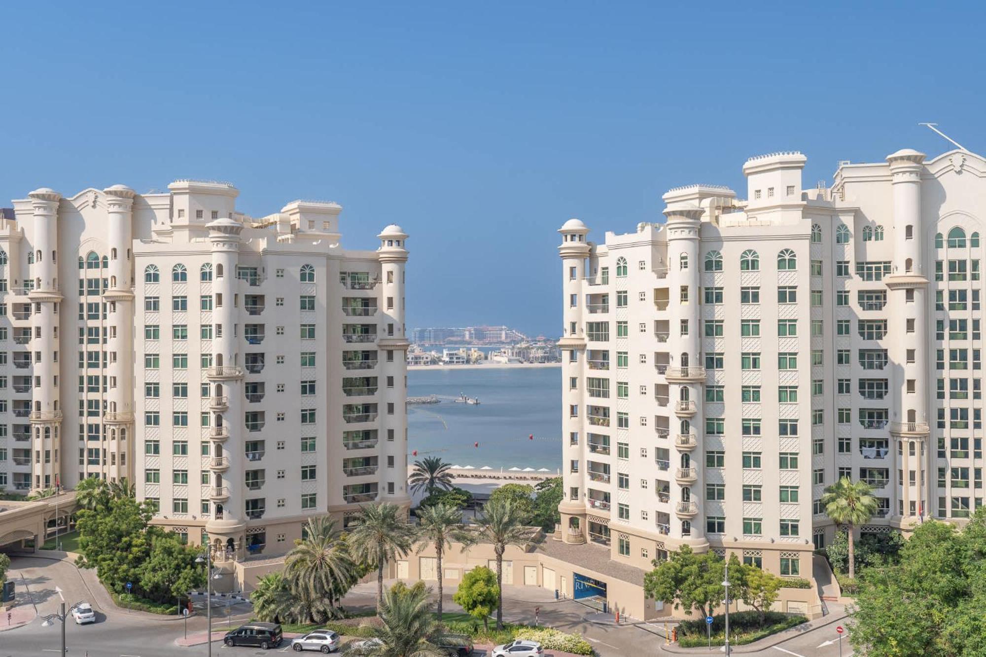 Prestigious 3-bedroom With Access On Palm Jumeirah! Apartment Dubai