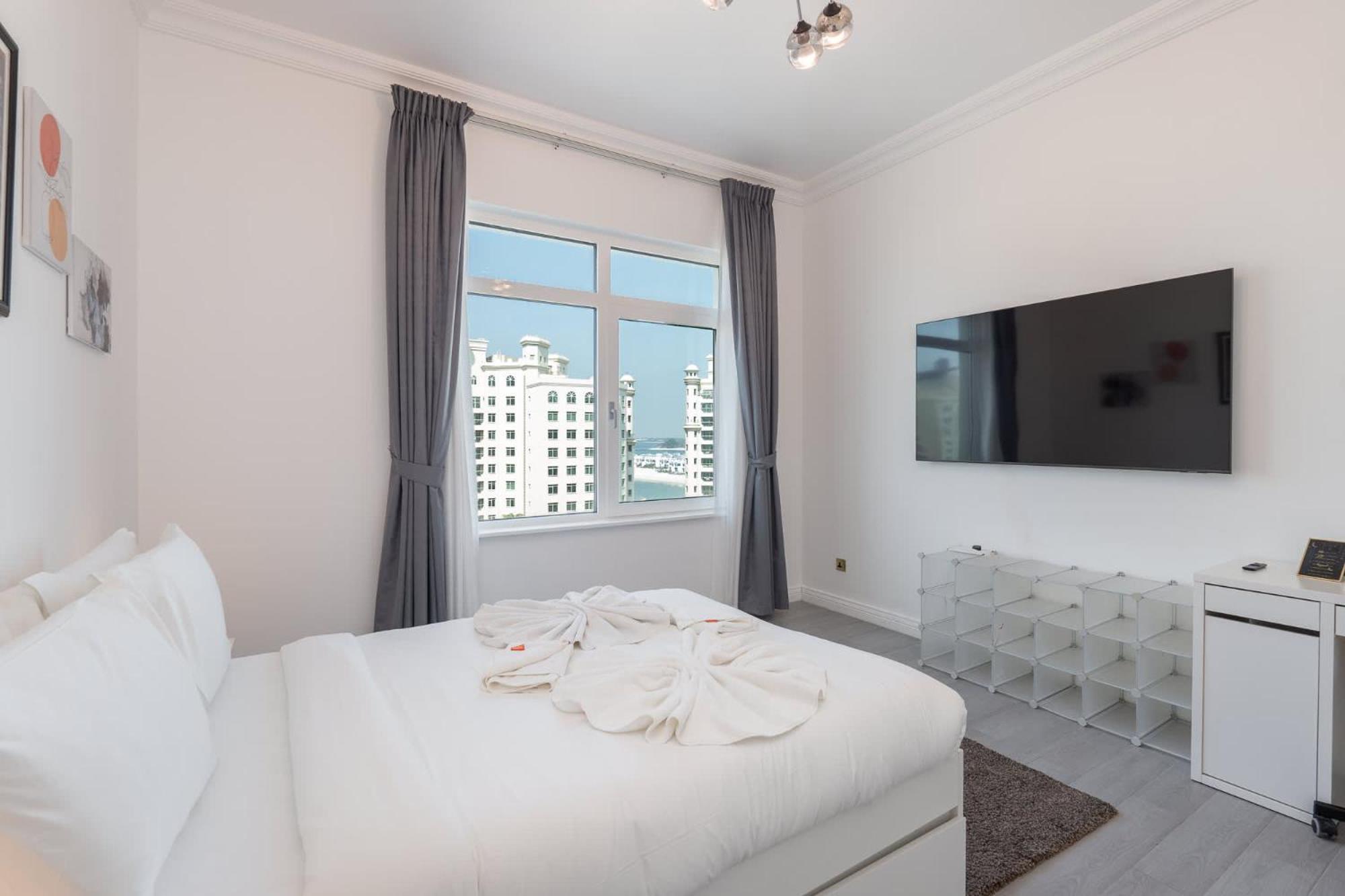 Apartment Prestigious 3-bedroom With Access On Palm Jumeirah! *