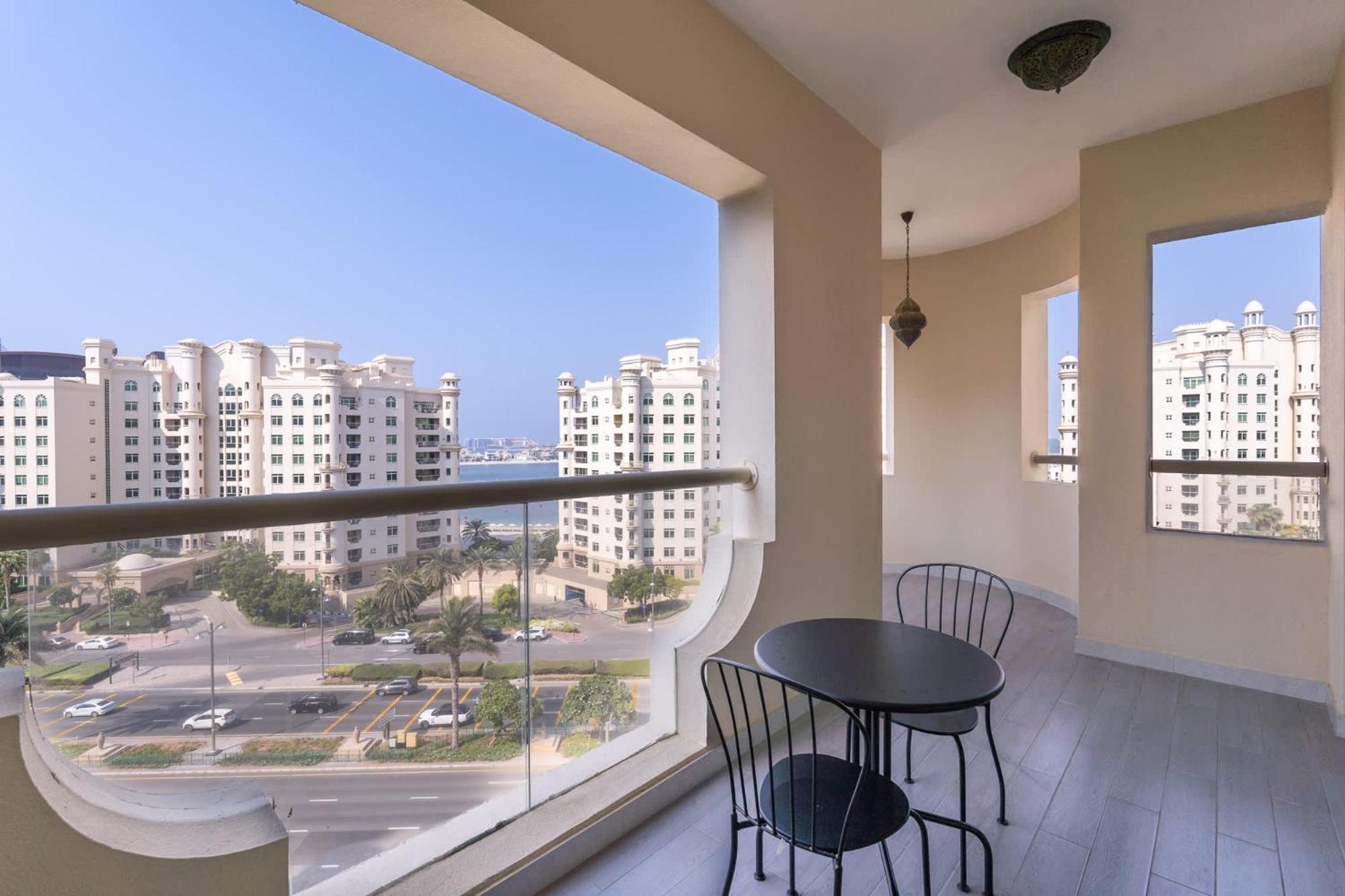 Prestigious 3-bedroom With Access On Palm Jumeirah! Dubai