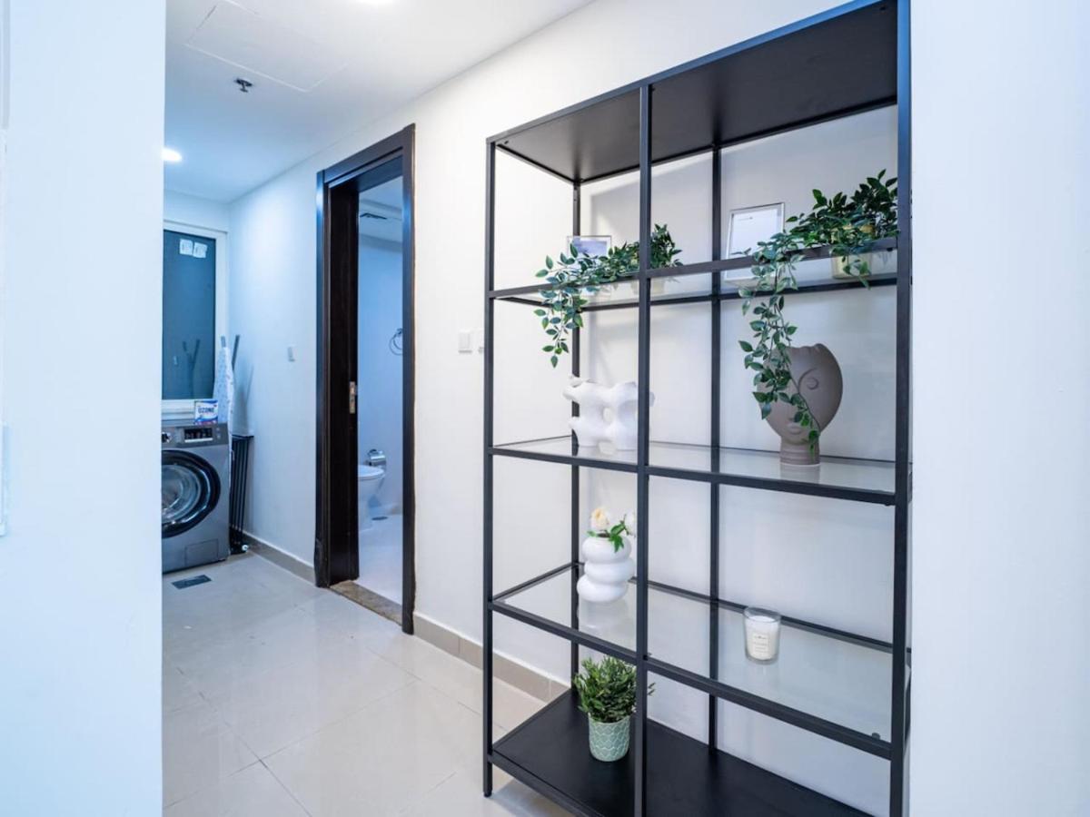 Apartment Sleek 2 Bed In Sports Dubai