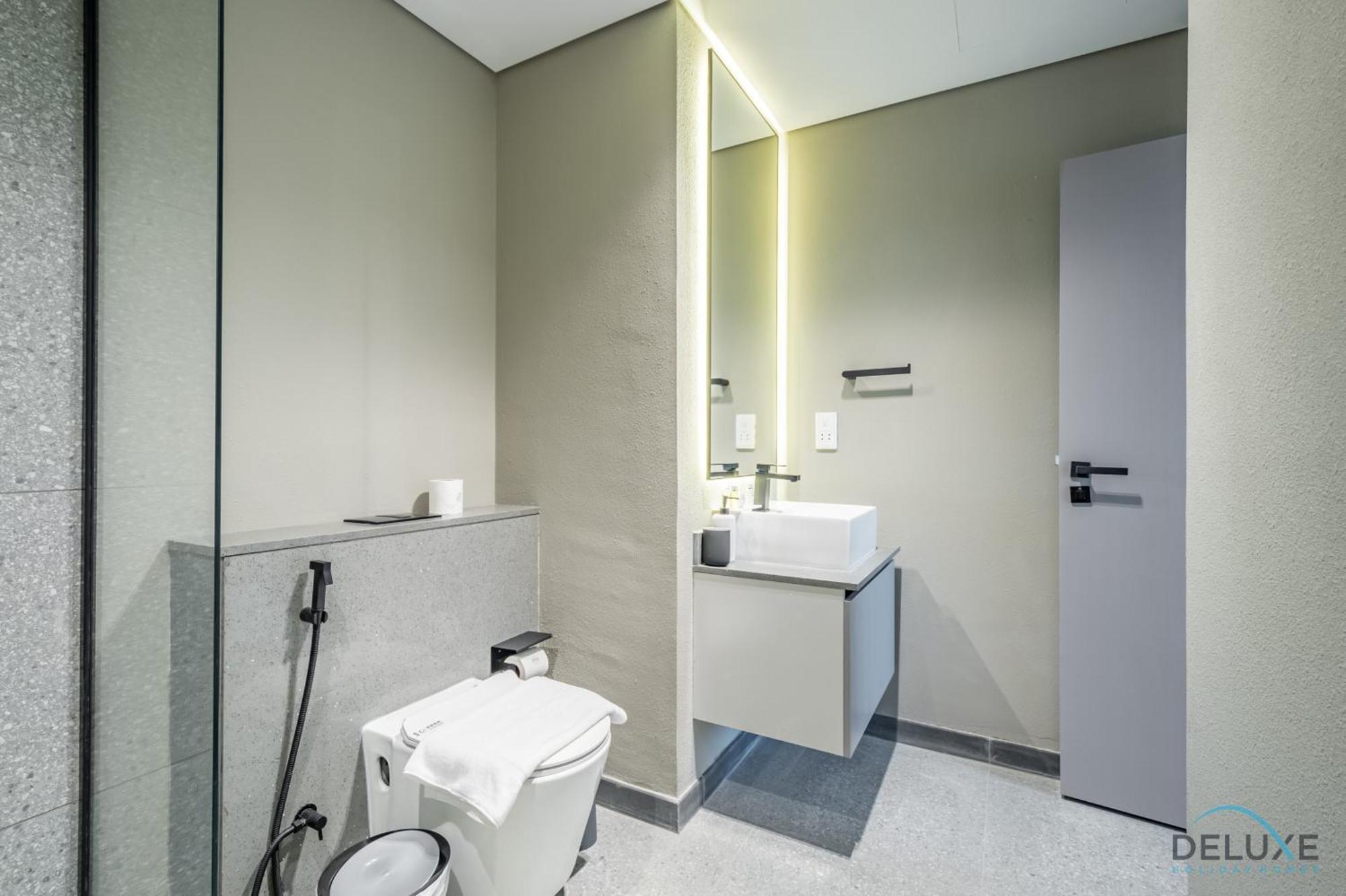Lovely 1br In Mag Eye 910, Mohammad Bin Rashid By Deluxe Homes Apartment *