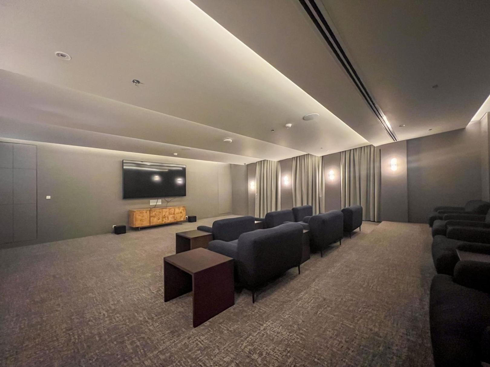Apartment Downtown Luxury - Open Views Of The & The Sea - Walking Distance To Mall