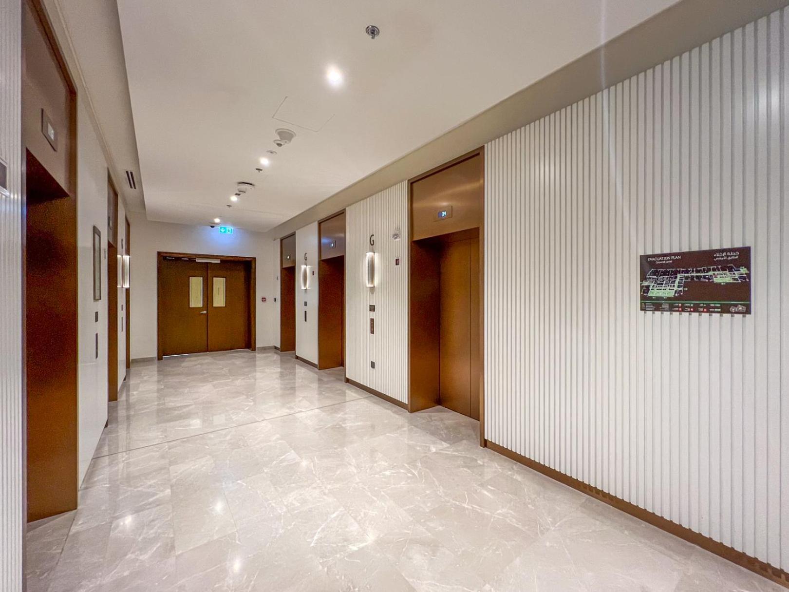 Downtown Luxury - Open Views Of The & The Sea - Walking Distance To Mall *