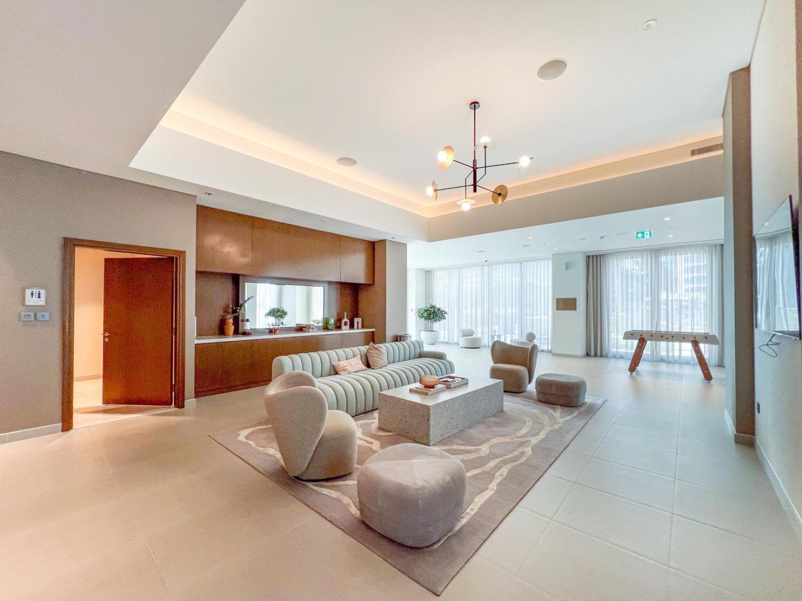 Apartment Downtown Luxury - Open Views Of The & The Sea - Walking Distance To Mall