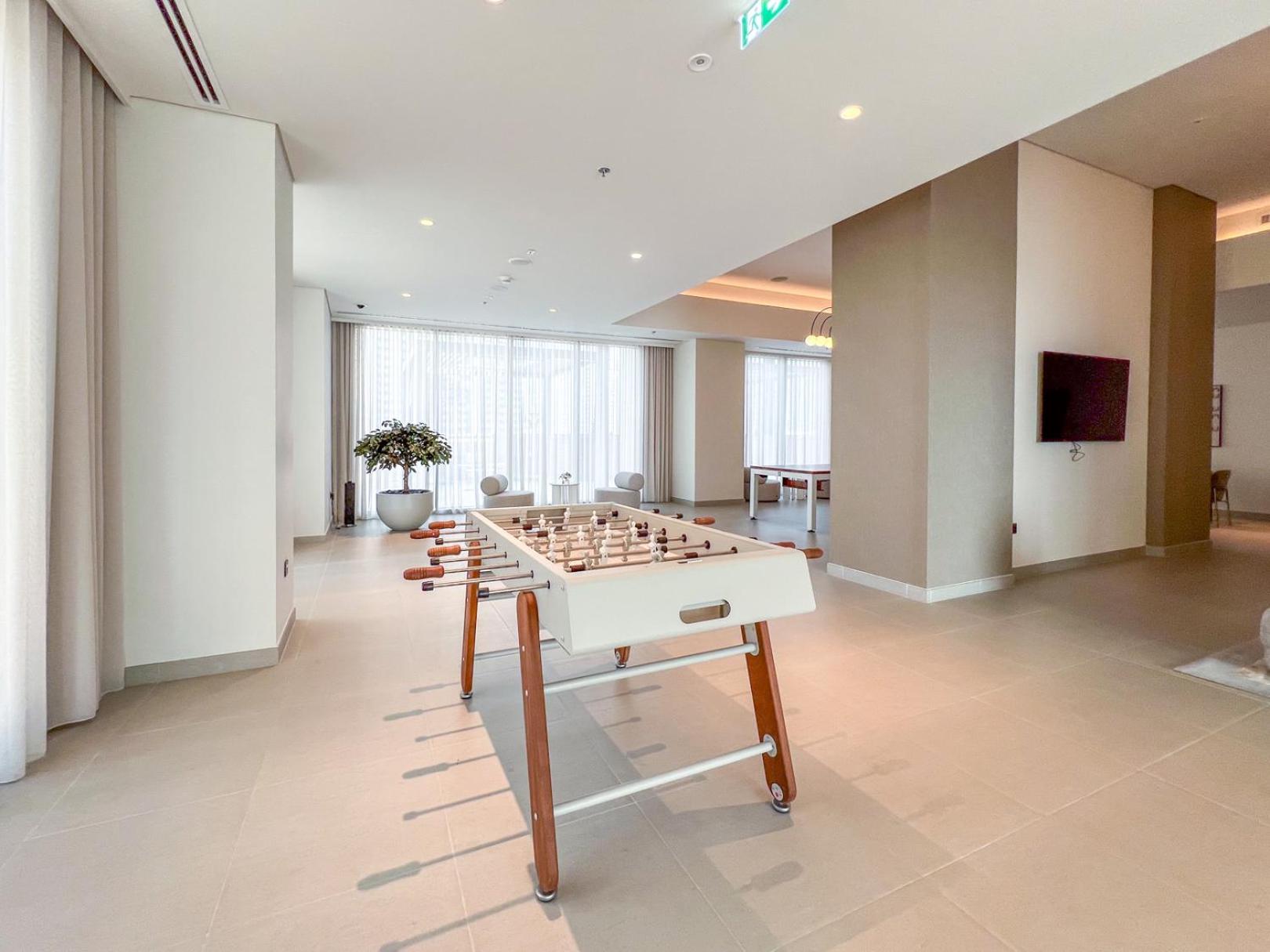 Downtown Luxury - Open Views Of The & The Sea - Walking Distance To Mall