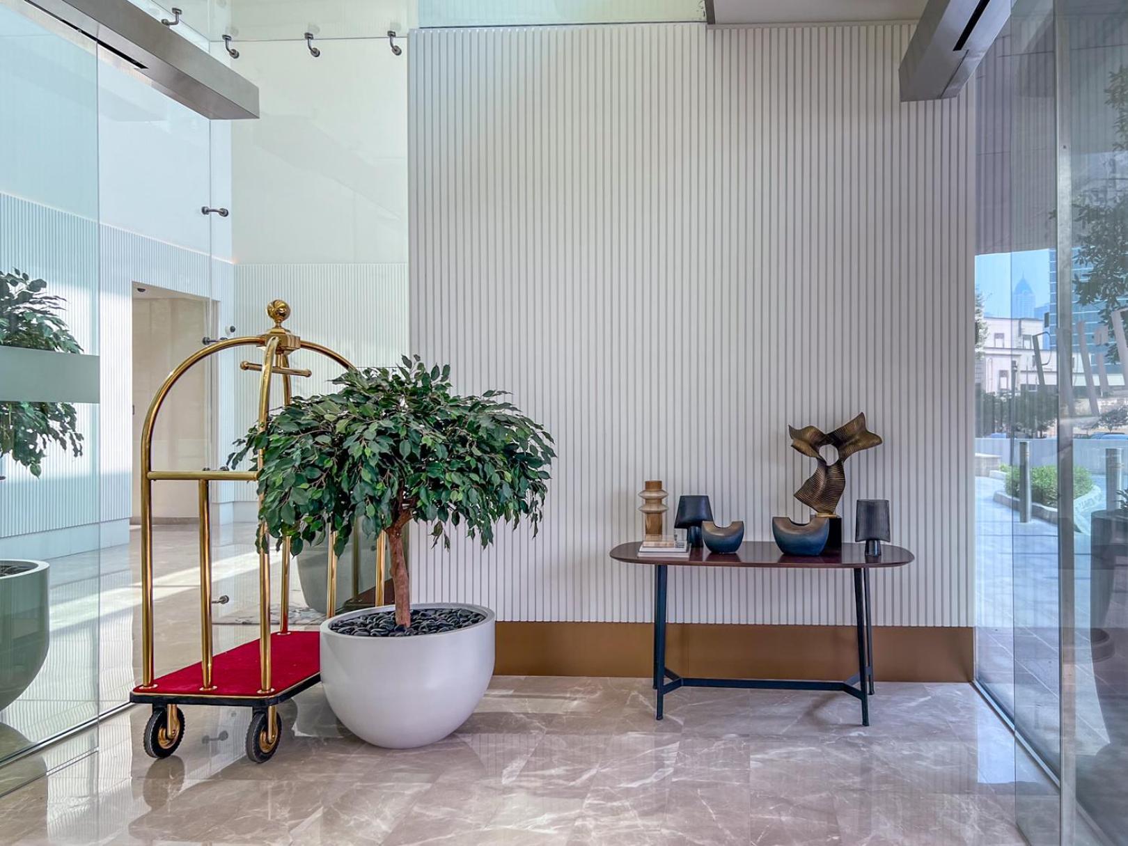 Apartment Downtown Luxury - Open Views Of The & The Sea - Walking Distance To Mall