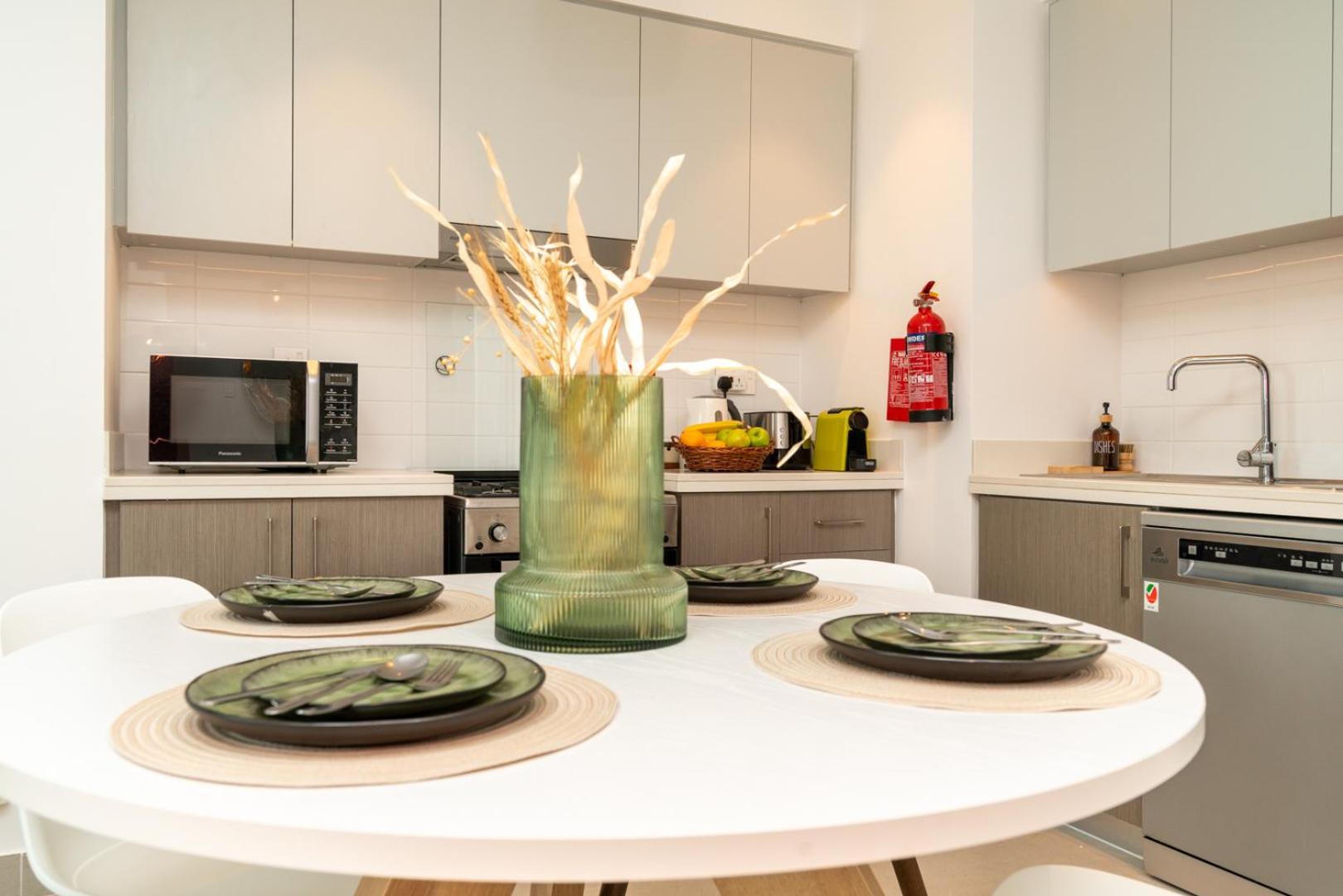 Downtown Luxury - Open Views Of The & The Sea - Walking Distance To Mall *