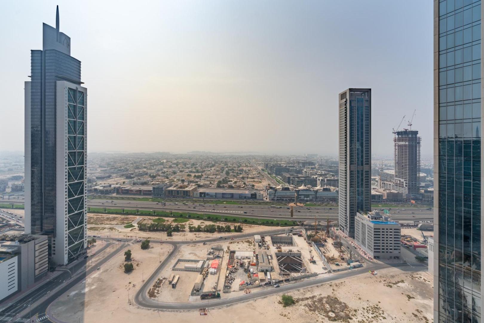 Apartment Downtown Luxury - Open Views Of The & The Sea - Walking Distance To Mall