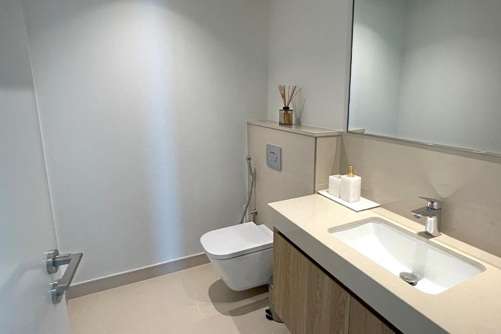 Rh - Burj Khalifa View, 03br With Maid's Room, 7 Mins Walk To Burj Khalifa *