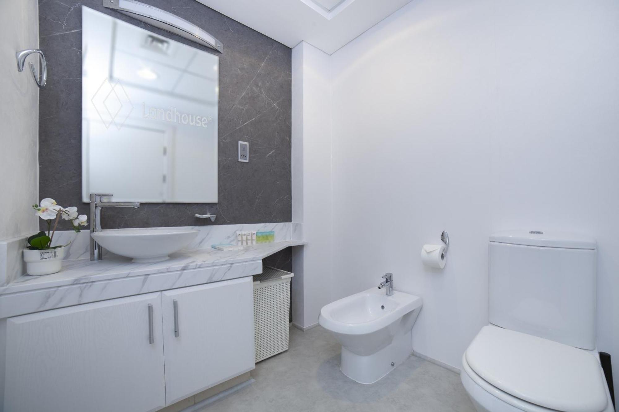 Apartment Lux Living On Palm Jumeirah With Pool & Access Dubai