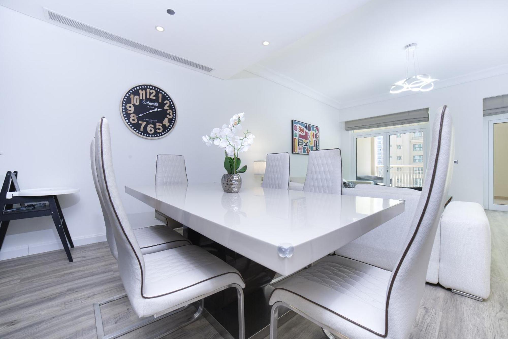 Lux Living On Palm Jumeirah With Pool & Access Apartment Dubai