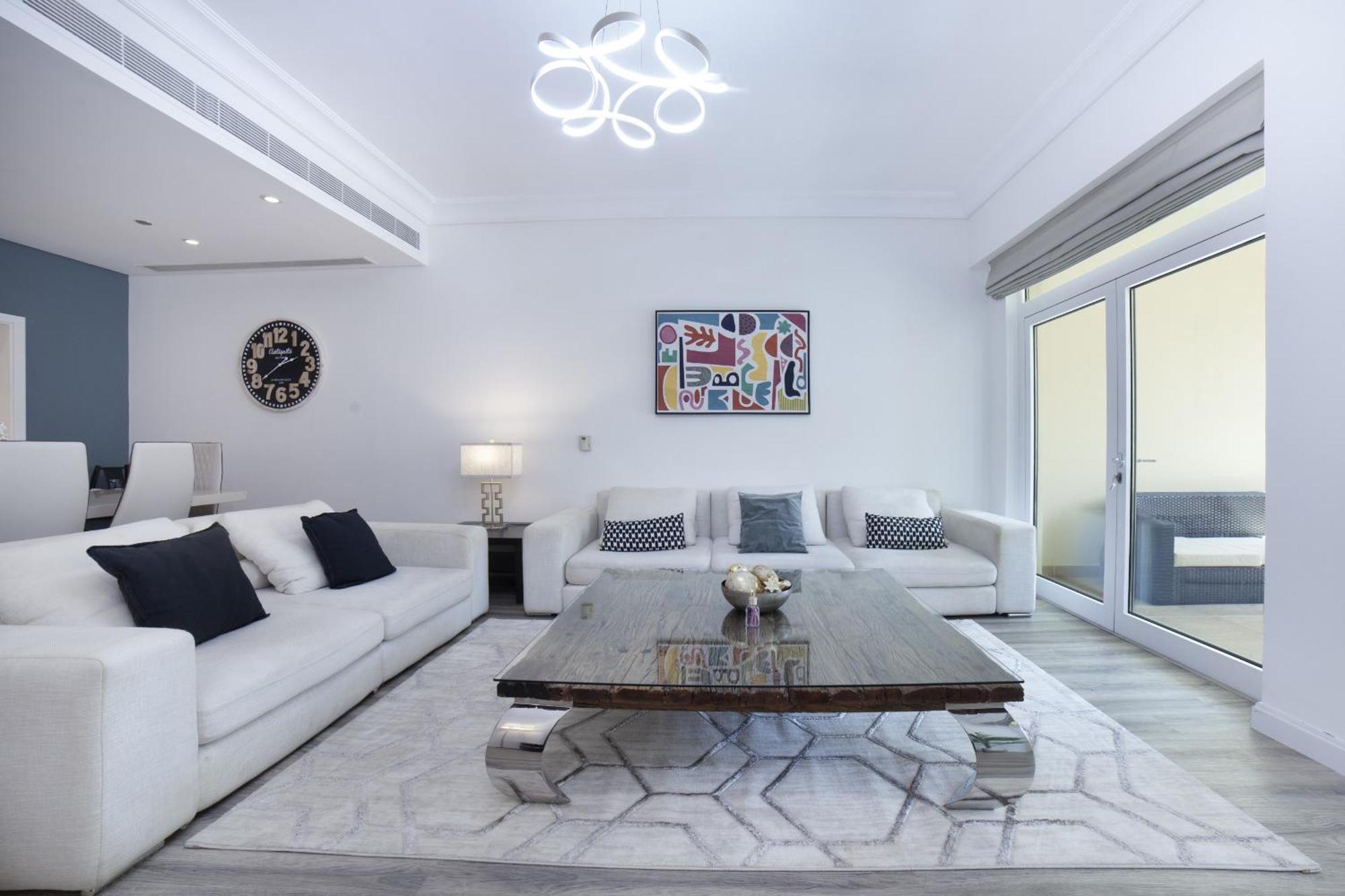 Lux Living On Palm Jumeirah With Pool & Access Dubai