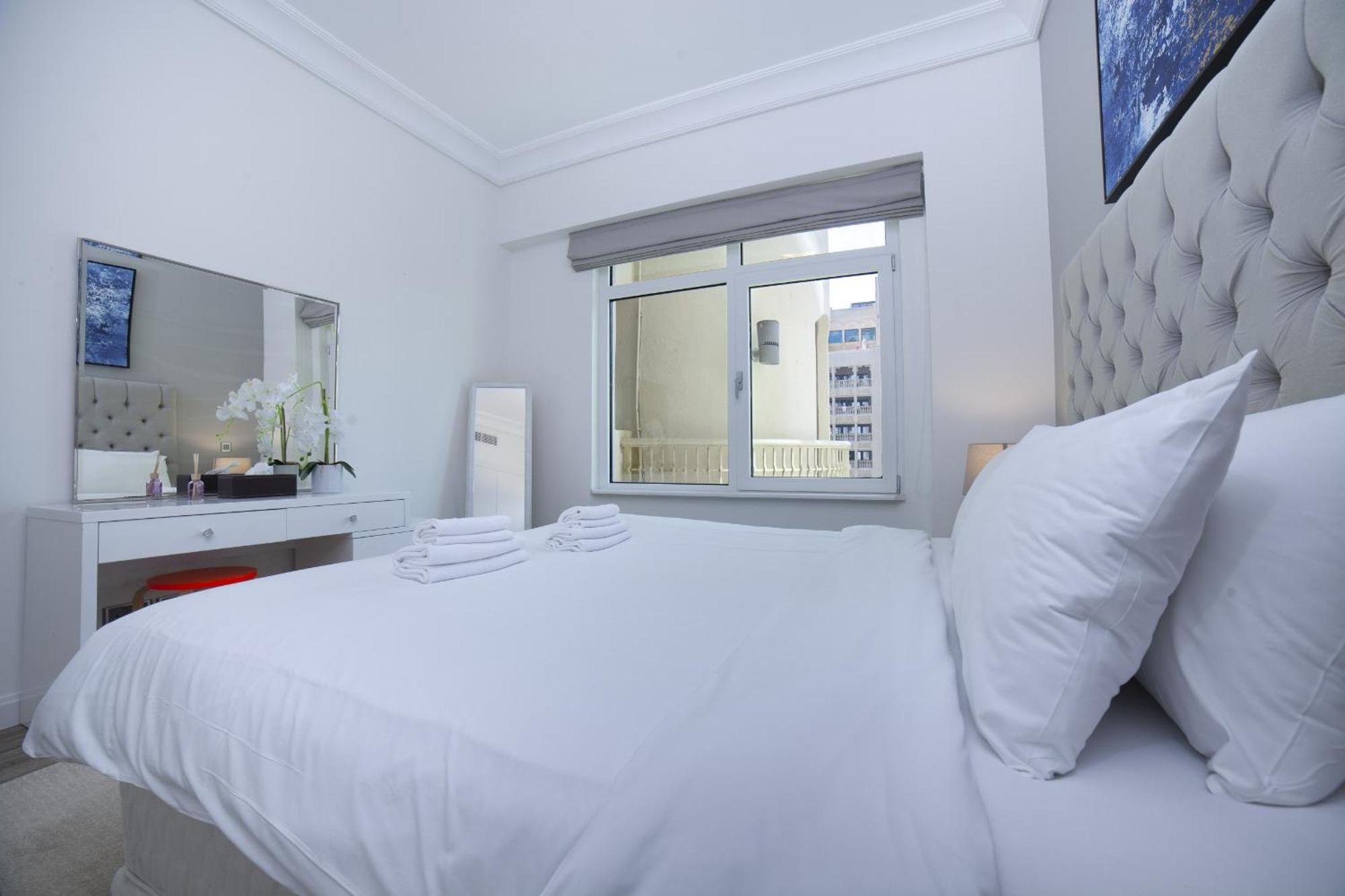 Apartment Lux Living On Palm Jumeirah With Pool & Access