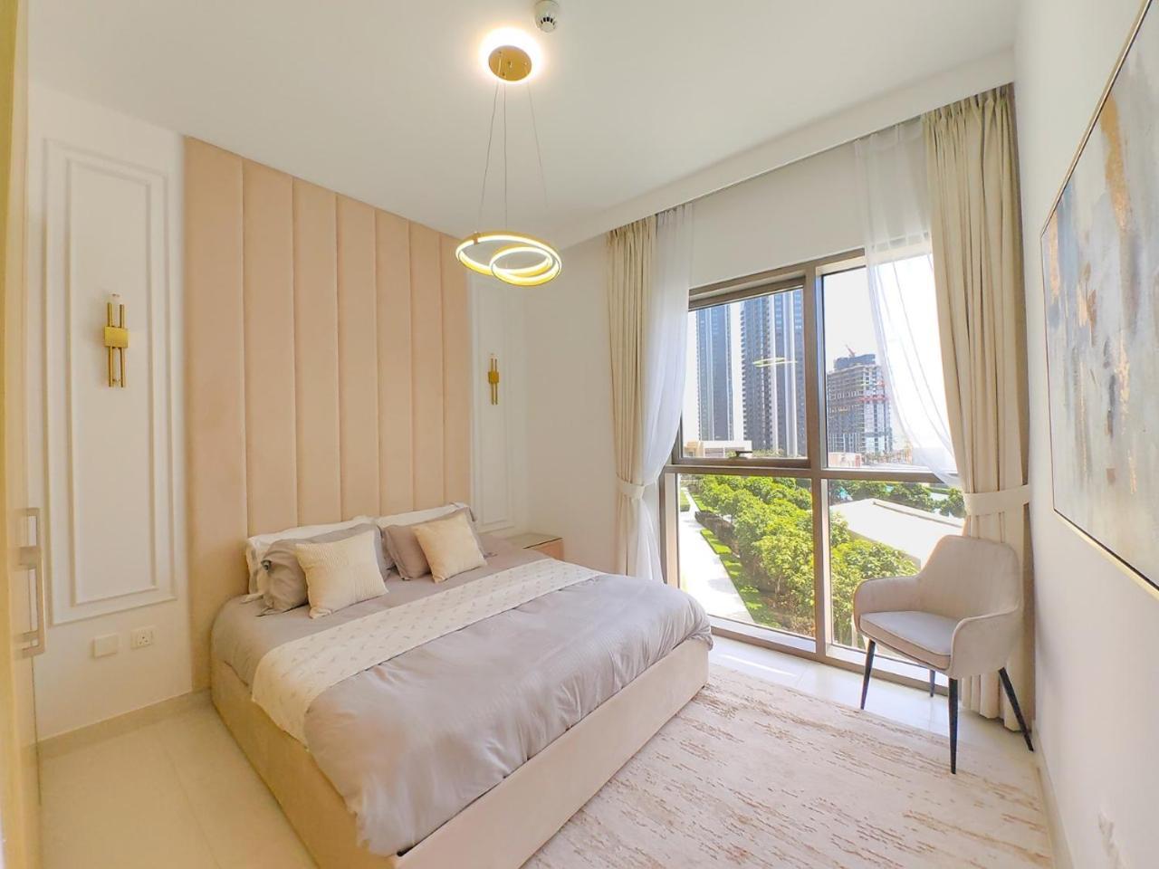 Creek Harbour Retreat: Luxurious 2-br