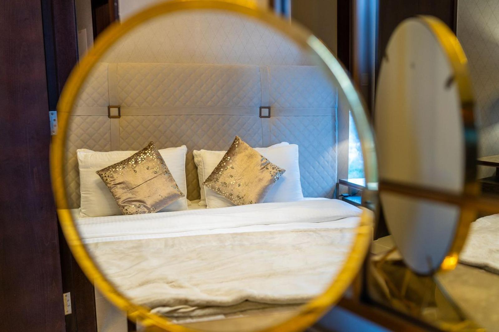 Premium For 4 With Burj Views Dubai