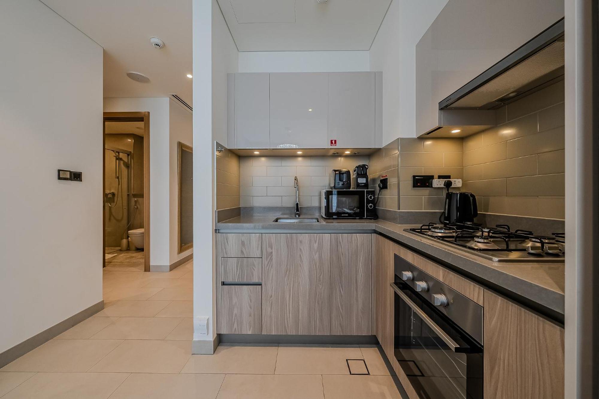 Stylish 1 Bdr In Sobha Waves Apartment Dubai