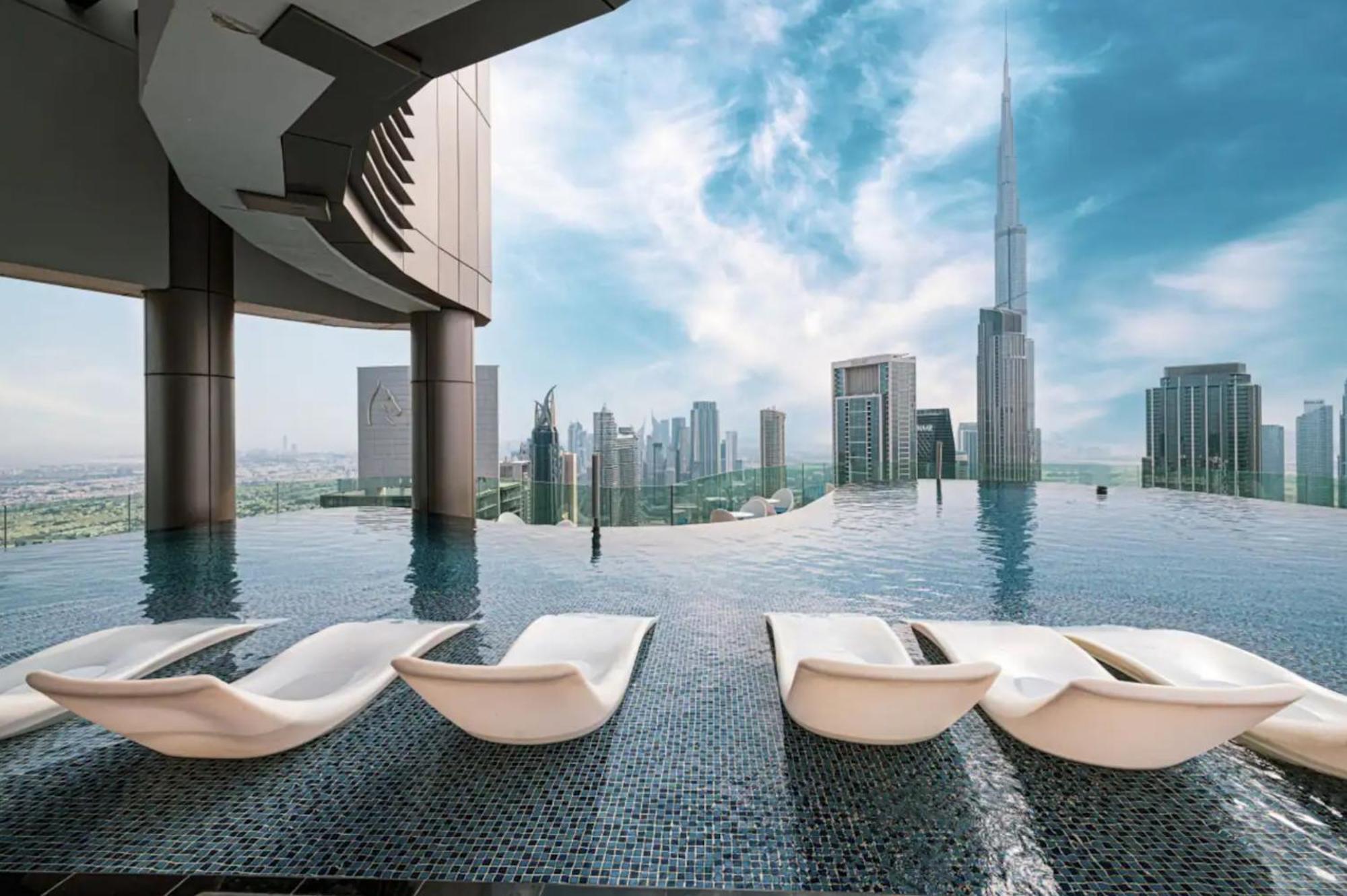 Apartment High Floor In 5 Star With Infinity Pool Burj View Gym Sauna *