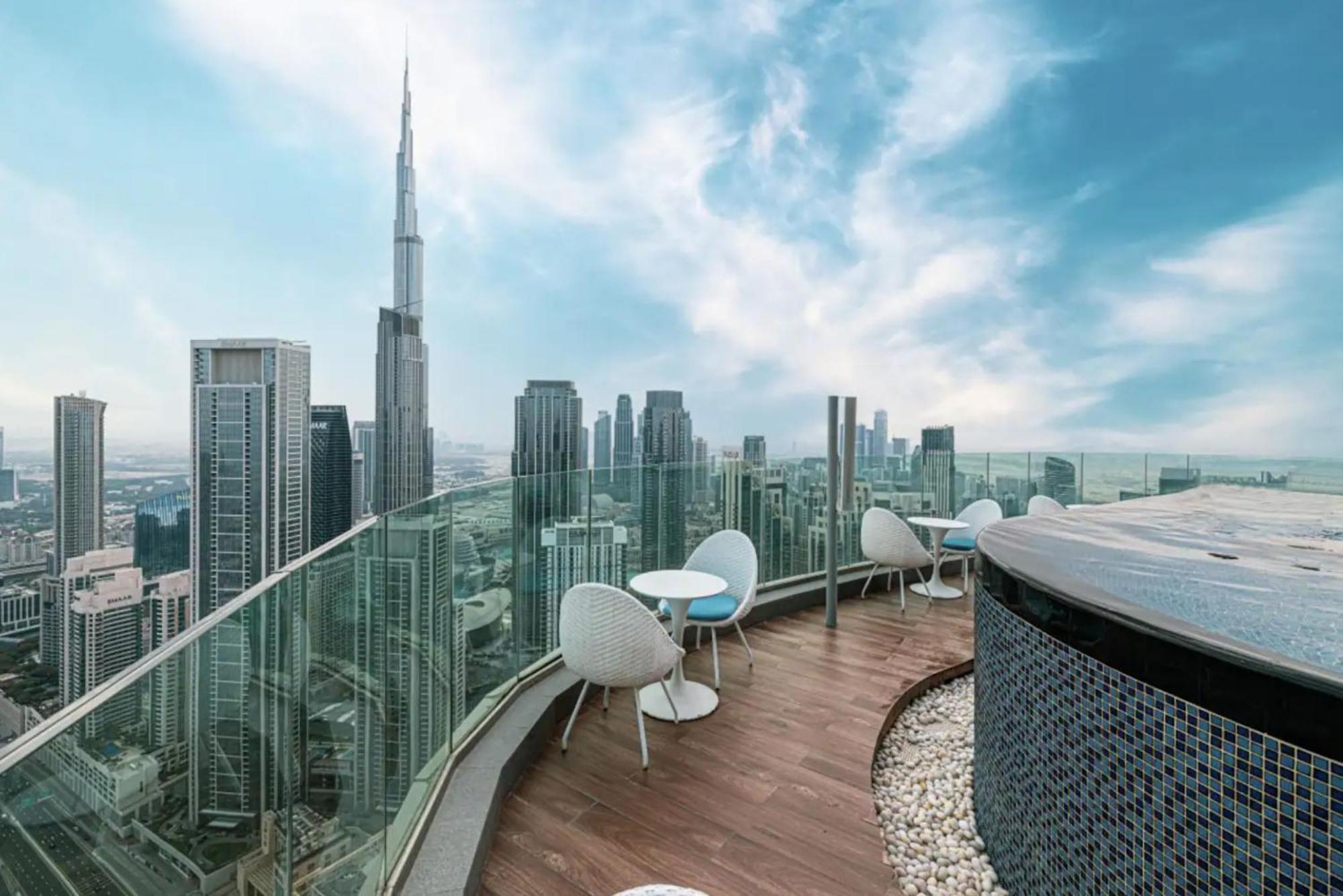 Apartment High Floor In 5 Star With Infinity Pool Burj View Gym Sauna Dubai