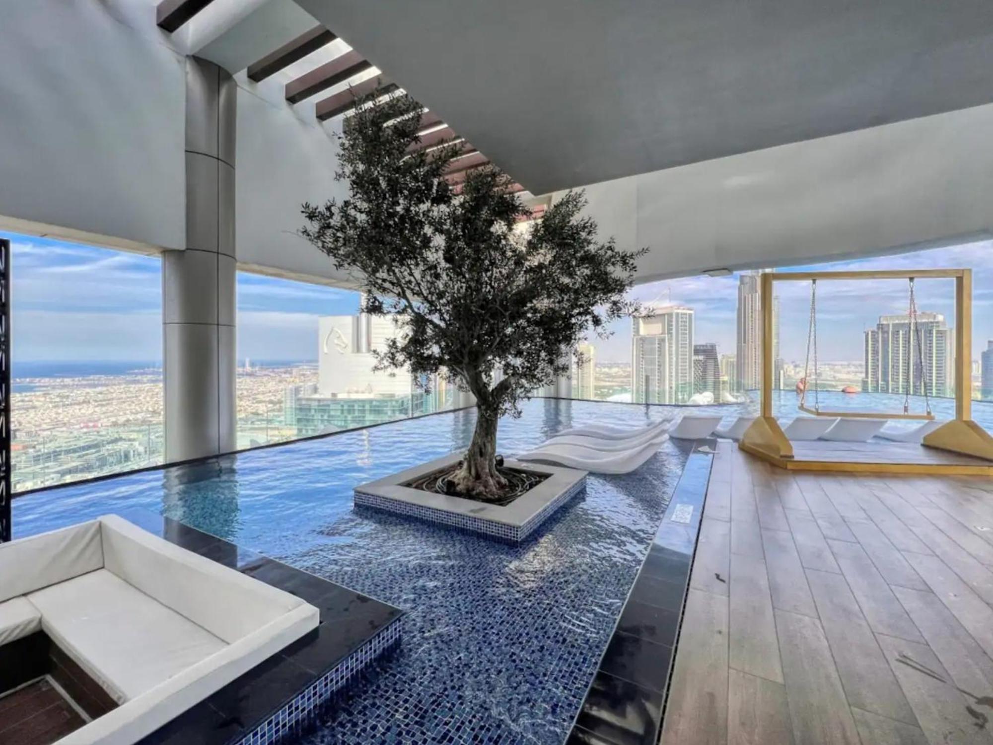 High Floor In 5 Star With Infinity Pool Burj View Gym Sauna *