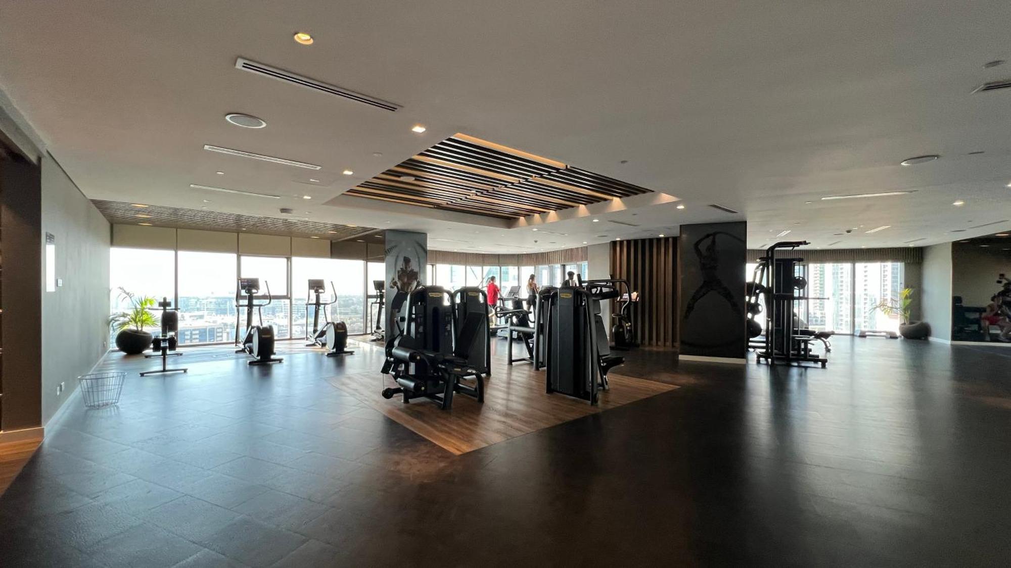 High Floor In 5 Star With Infinity Pool Burj View Gym Sauna * Dubai