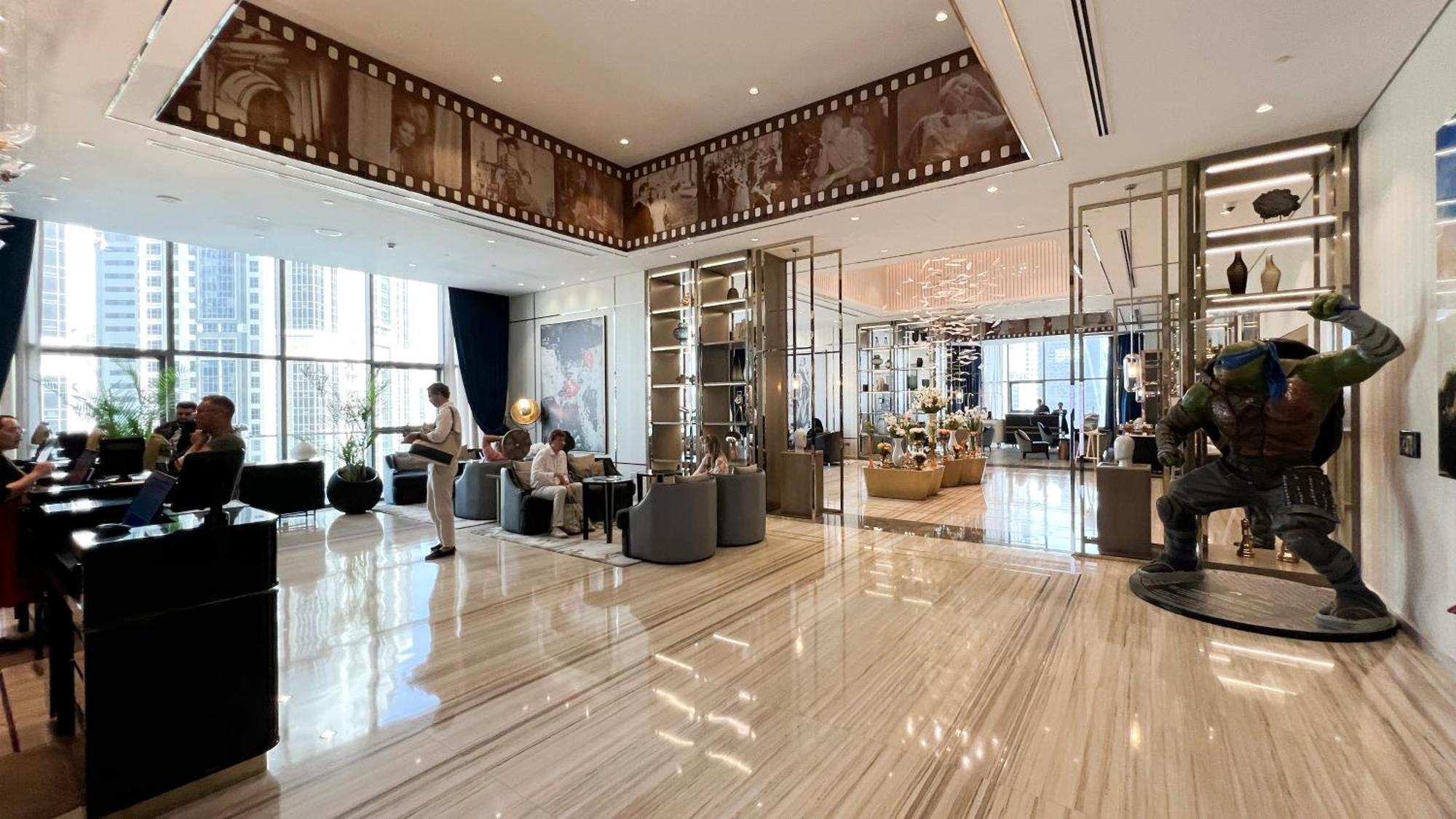 High Floor In 5 Star With Infinity Pool Burj View Gym Sauna Apartment