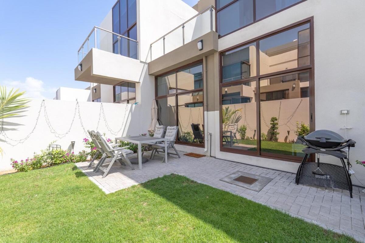 Lovely 3-bedroom At Senses With Modern Comforts In Wadi Al Safa Holiday home *