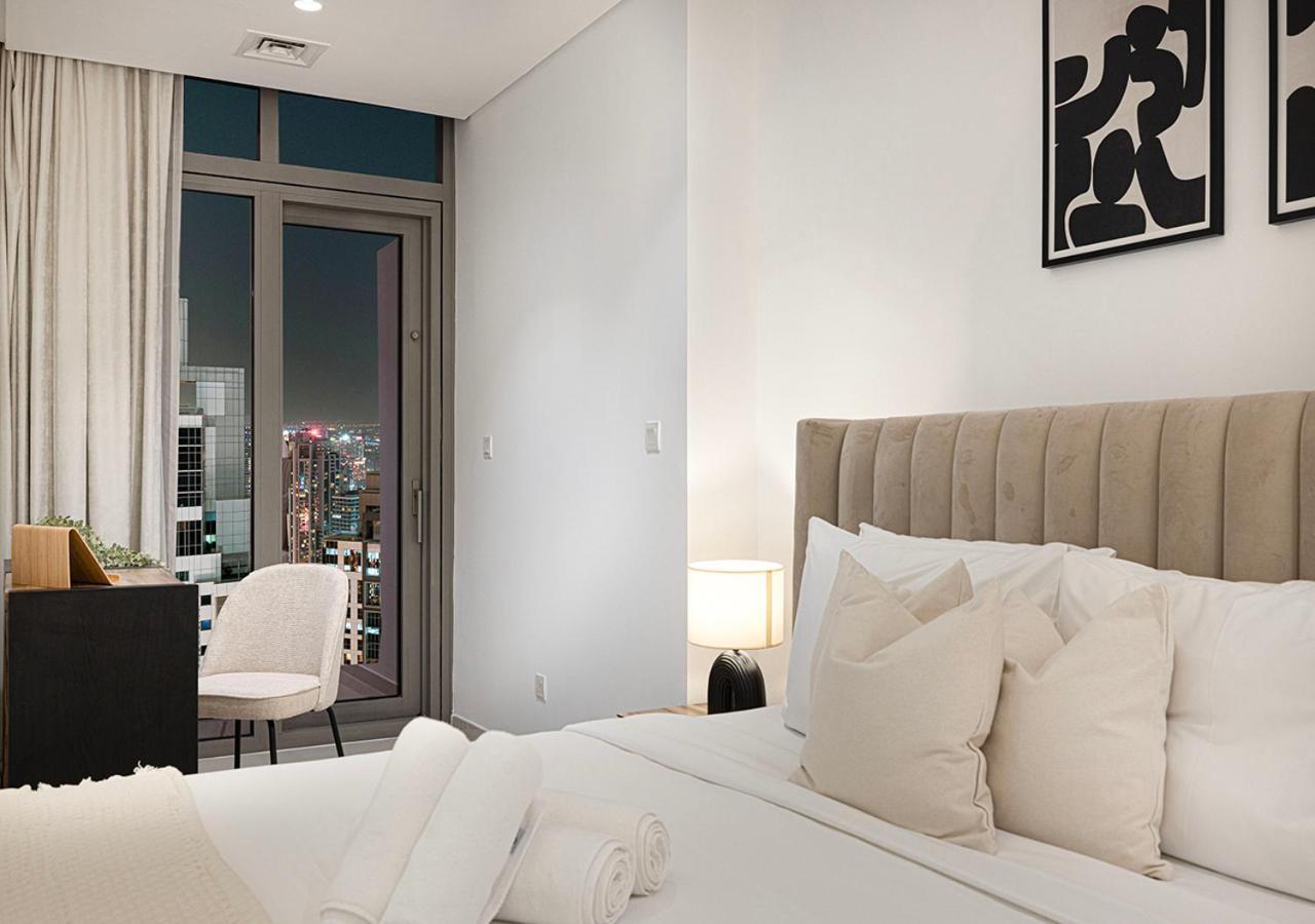 Apartment High Floor In 5 Star With Infinity Pool Burj View Gym Sauna Dubai