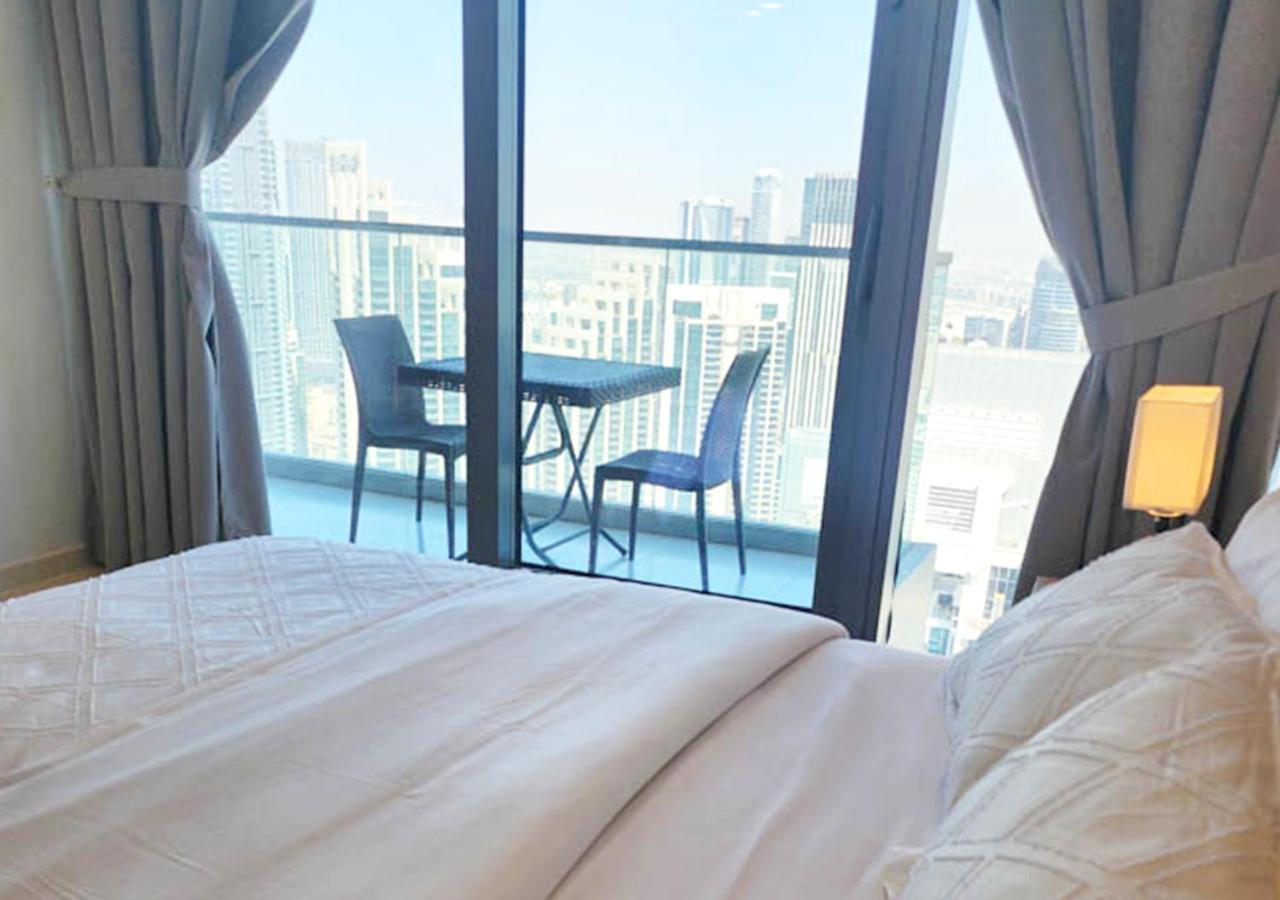 Spectacular Views On The 55th Floor & Infinity Pool